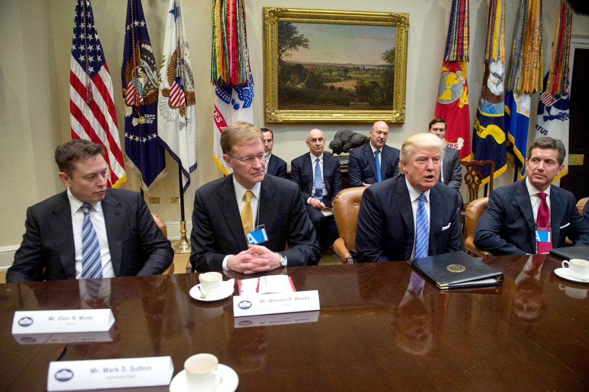 Musk attends Trump meeting in 2017