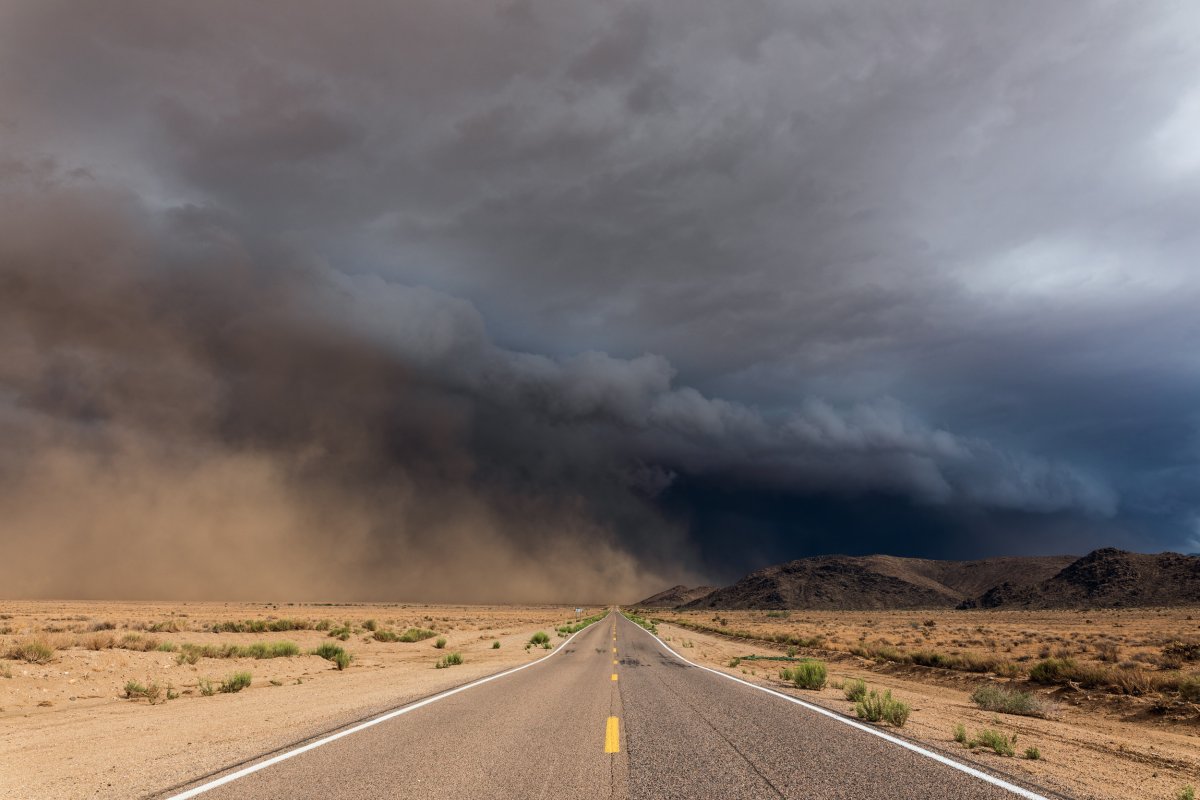 urgent warning flash floods desert
