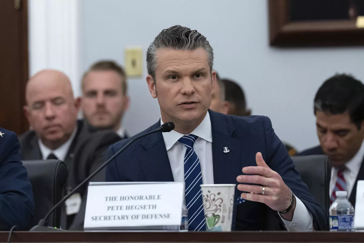 https://d.newsweek.com/en/full/2660731/hegseth.webp
