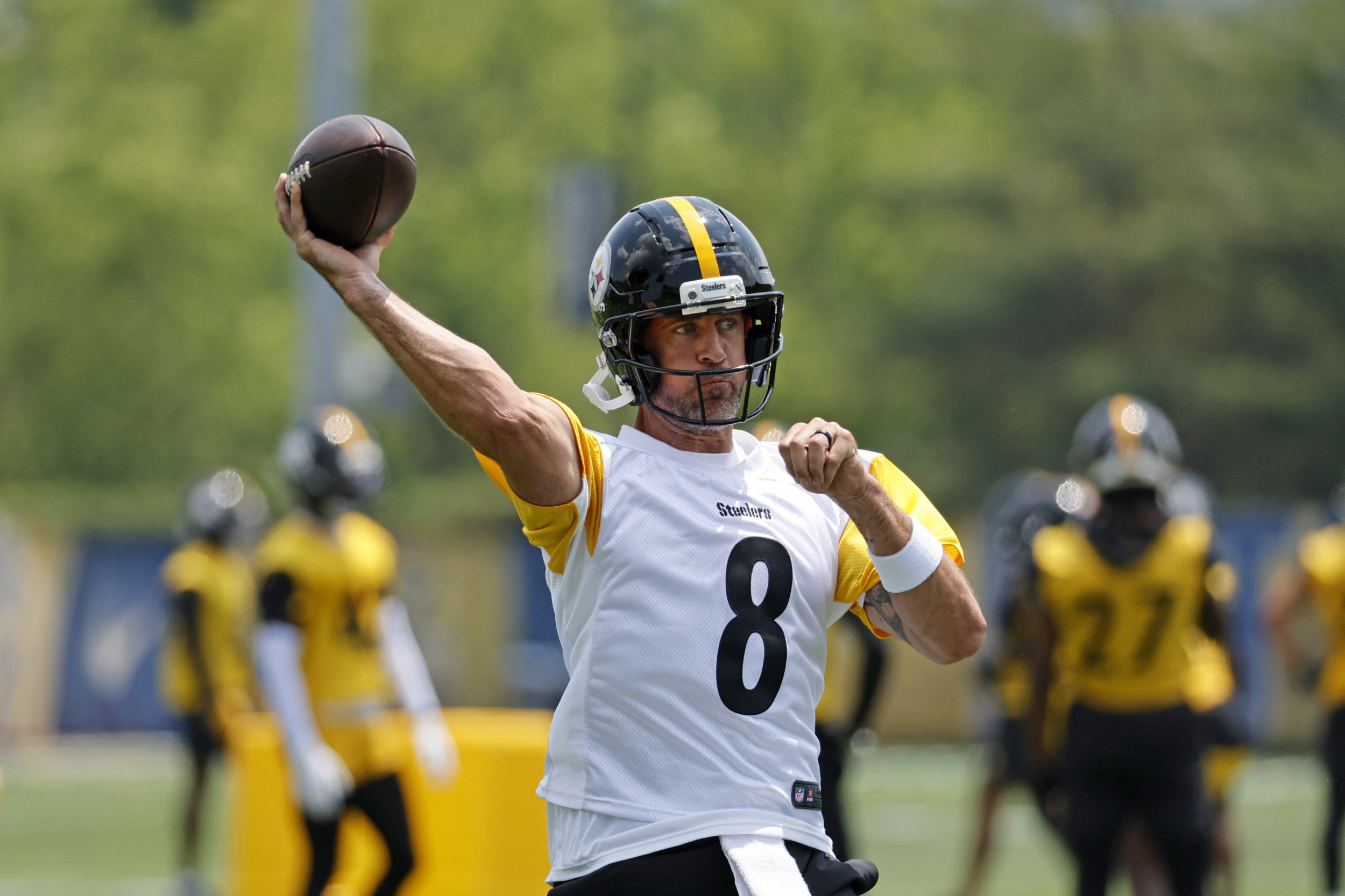 Steelers Aaron Rodgers Named Top Offseason Move for Major Reason