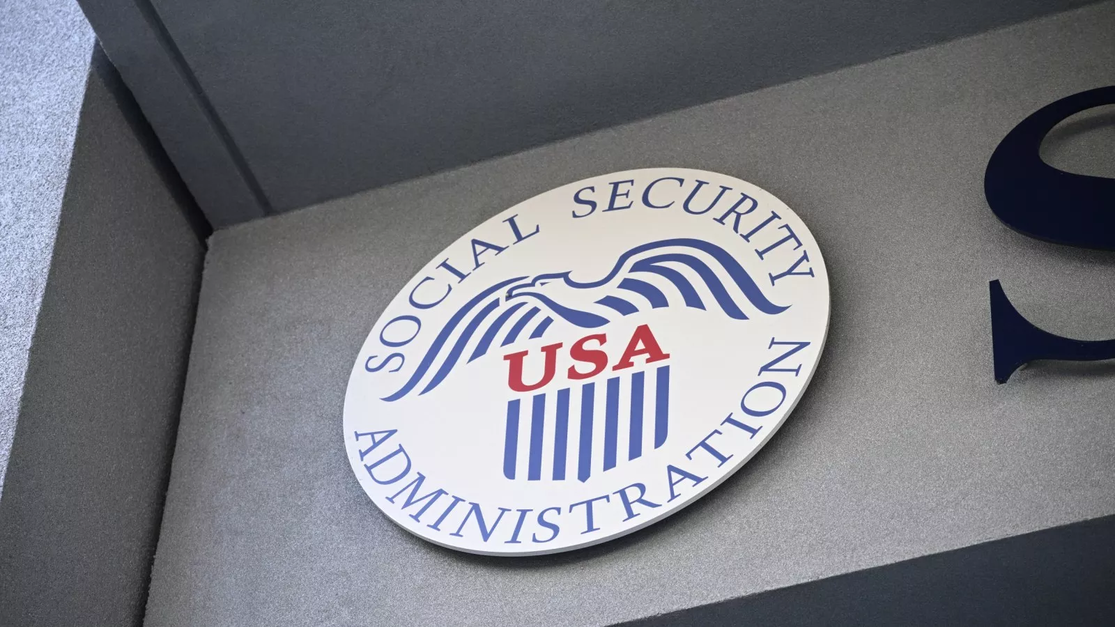 https://d.newsweek.com/en/full/2661562/social-security.webp?w=1600&h=900&q=88&f=6d69ca7025a2becdefe00473ee8ae182