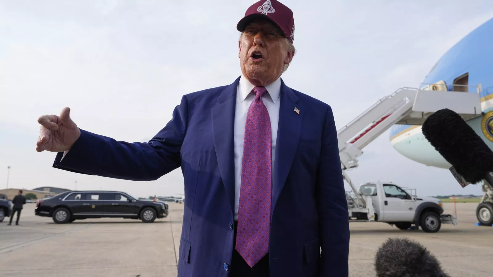 https://d.newsweek.com/en/full/2661746/trump.webp?w=1600&h=900&q=88&f=5dbbcf483beff5345b30141c18e8ba7d