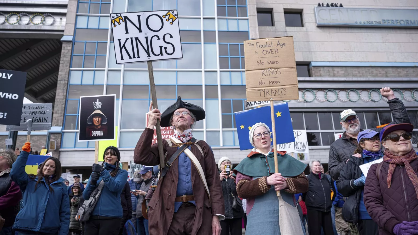 https://d.newsweek.com/en/full/2662402/no-kings.webp?w=1600&h=900&q=88&f=cf0747e1f6f4da9493b54d853e4bdf99