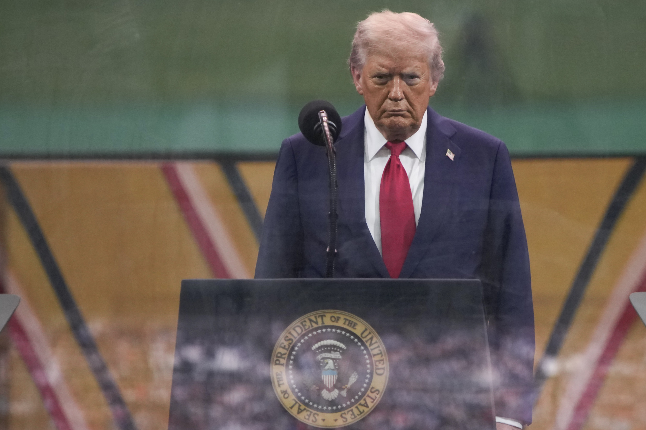 https://d.newsweek.com/en/full/2663605/us-president-donald-trump.jpg