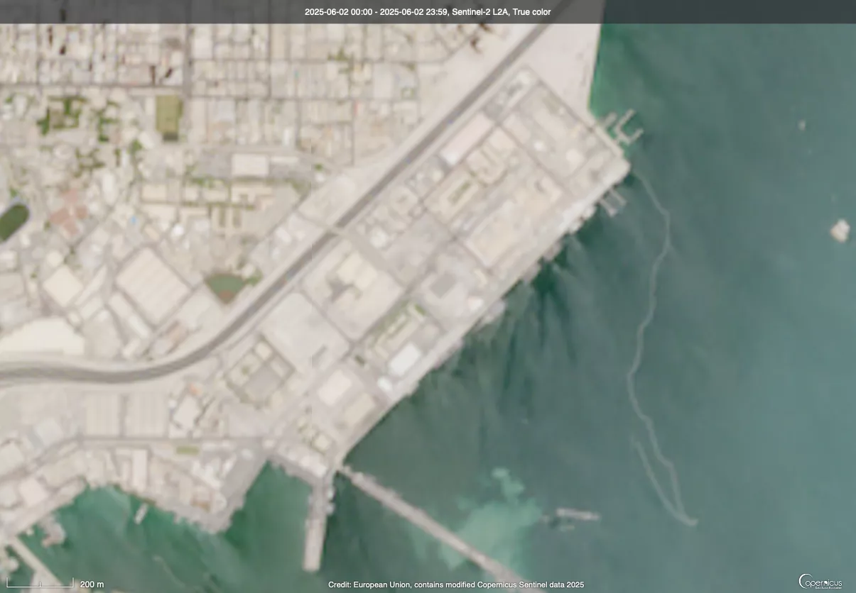 https://d.newsweek.com/en/full/2665409/us-naval-forces-deploy-bahrain.webp