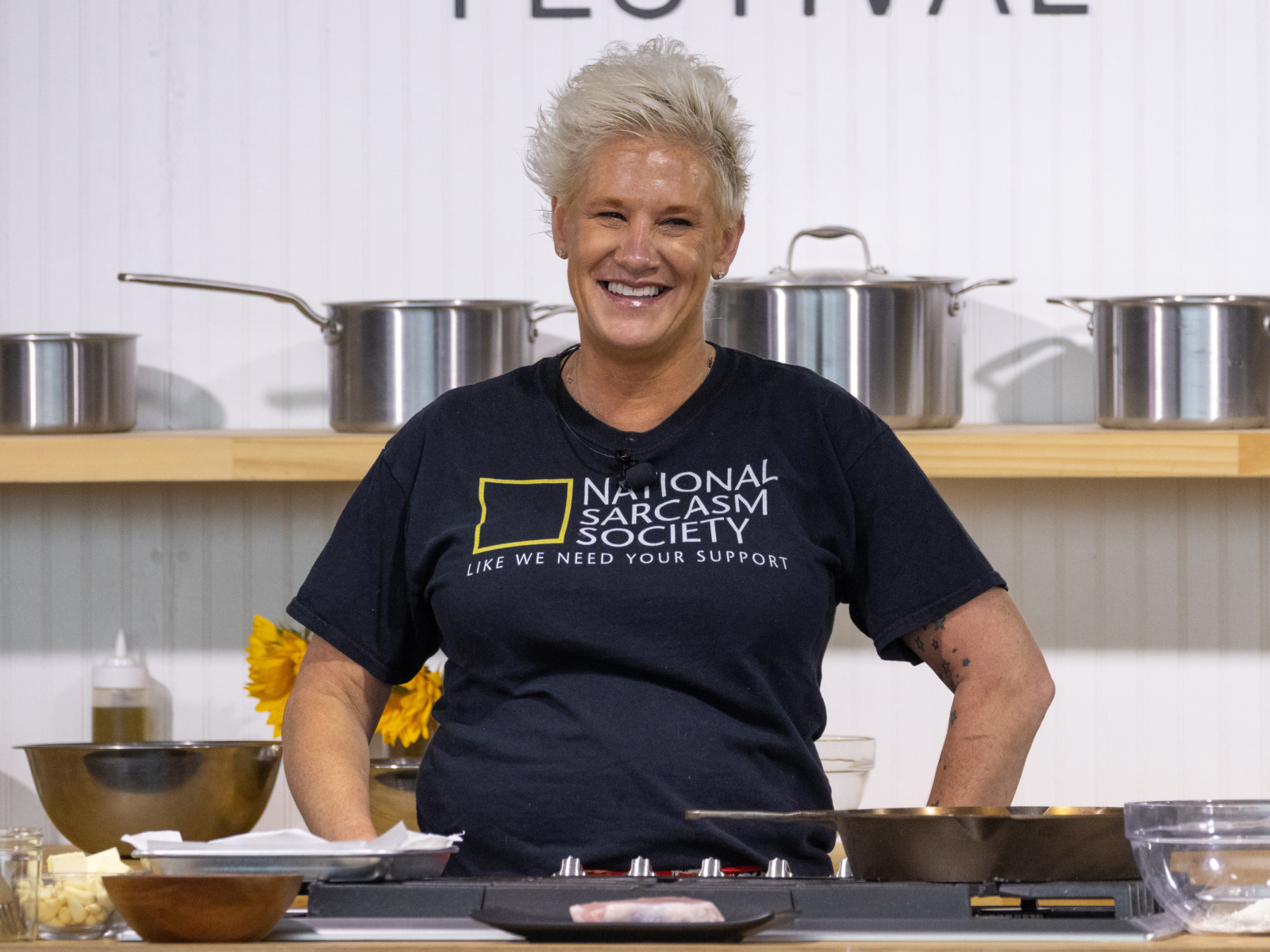 Anne Burrell Cause of Death Details Emerge - Newsweek