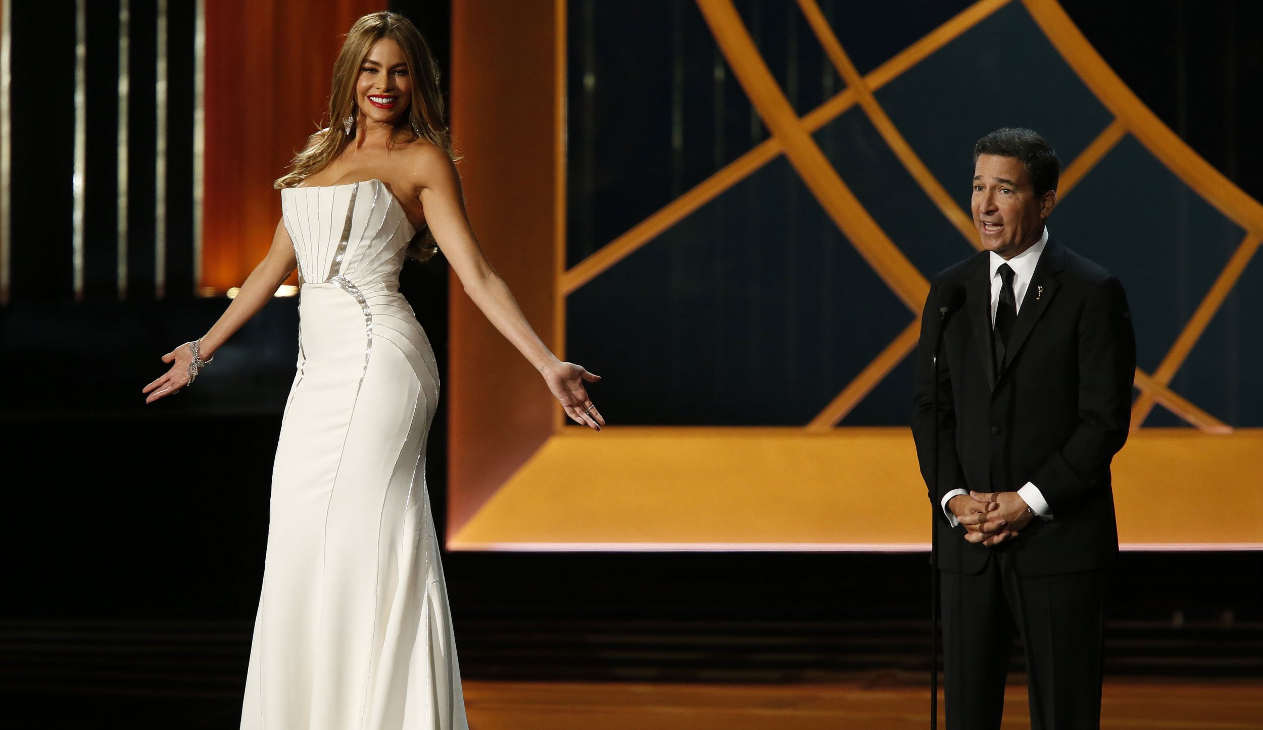 Emmys Accused of Sexism After Sofia Vergara Pedestal Gaffe