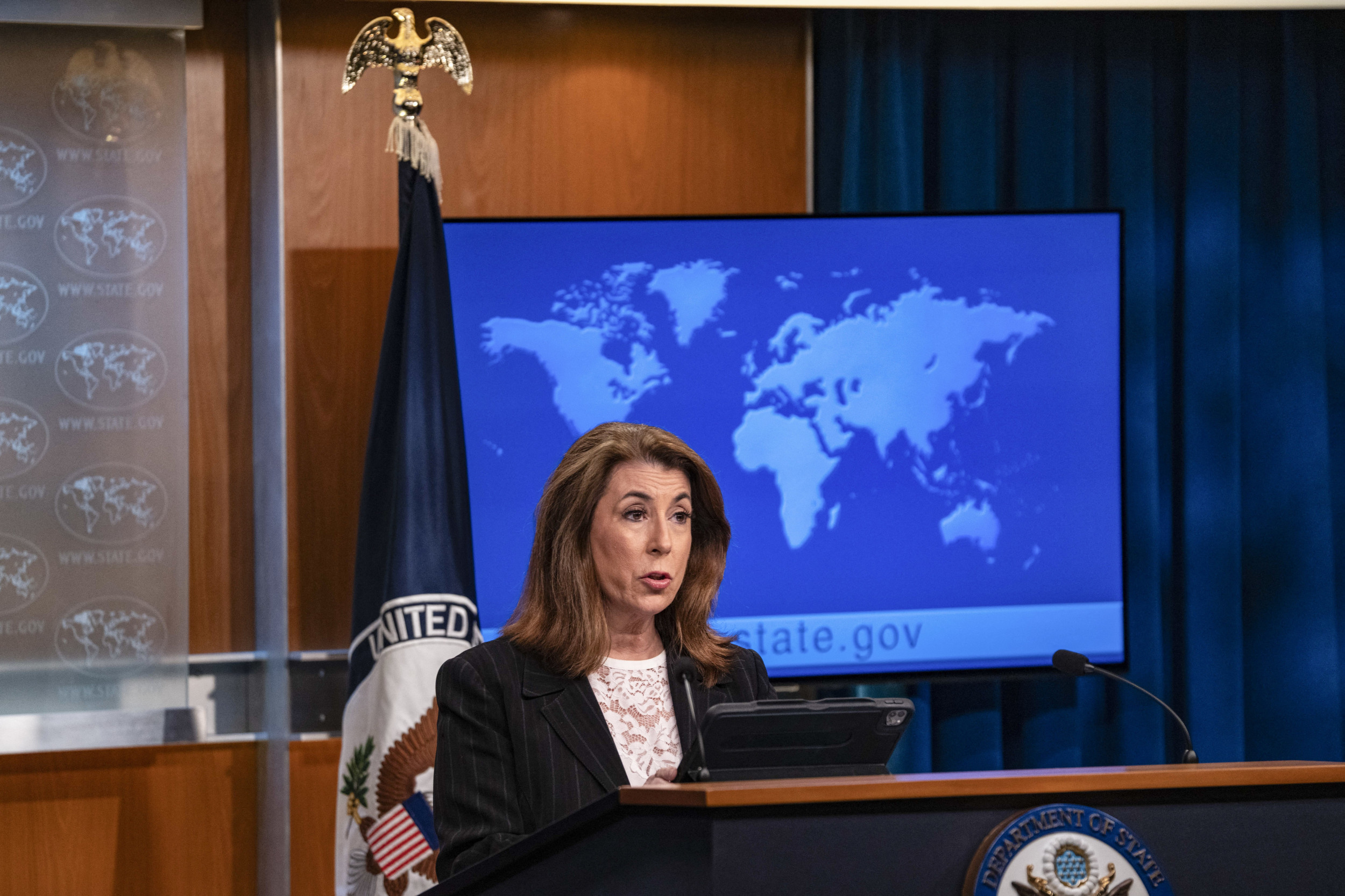 https://d.newsweek.com/en/full/2668868/tammy-bruce-state-dept-spokesperson.jpg