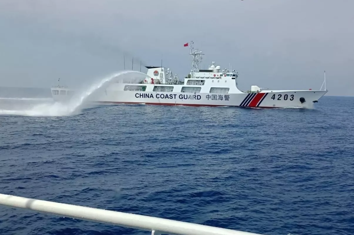 https://d.newsweek.com/en/full/2668931/china-coast-guard-deploys-water-cannon.webp