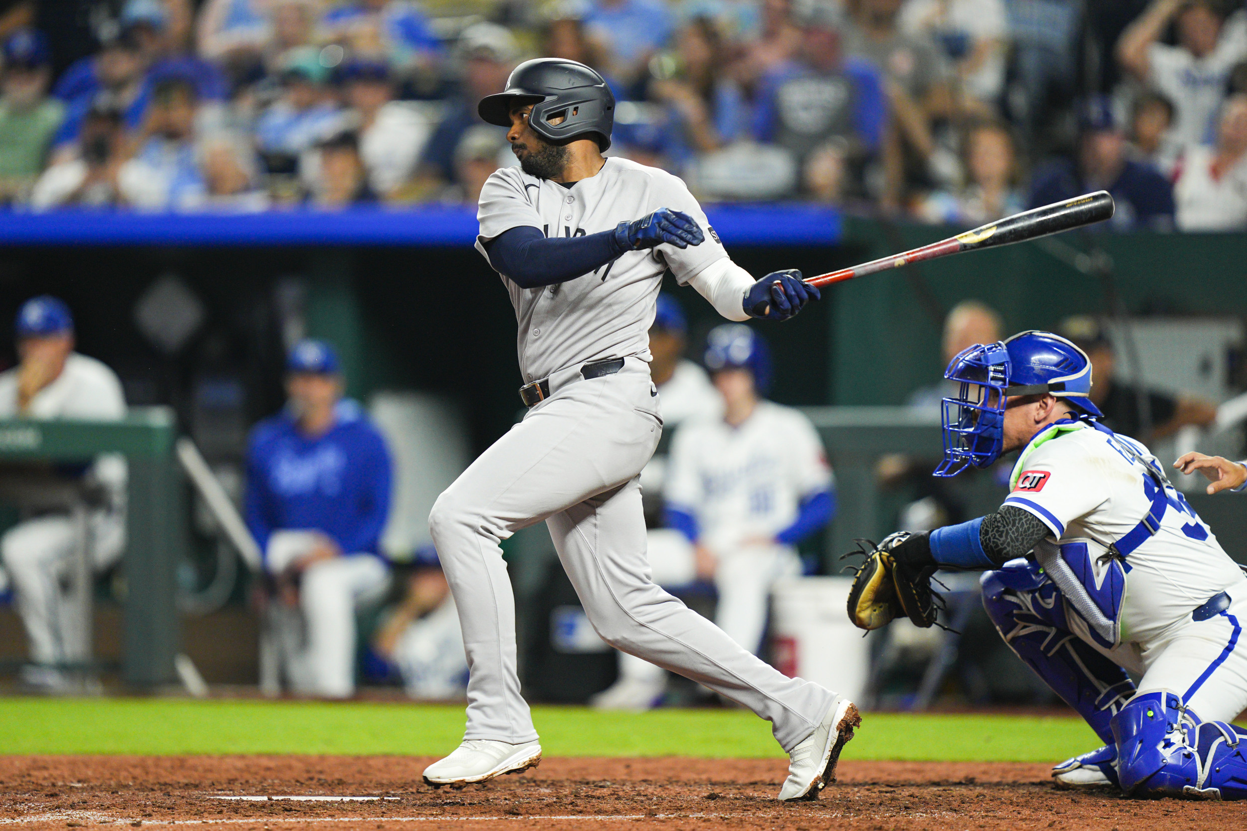 Veteran Utility Man Elects to Leave Yankees, Sign With Mets
