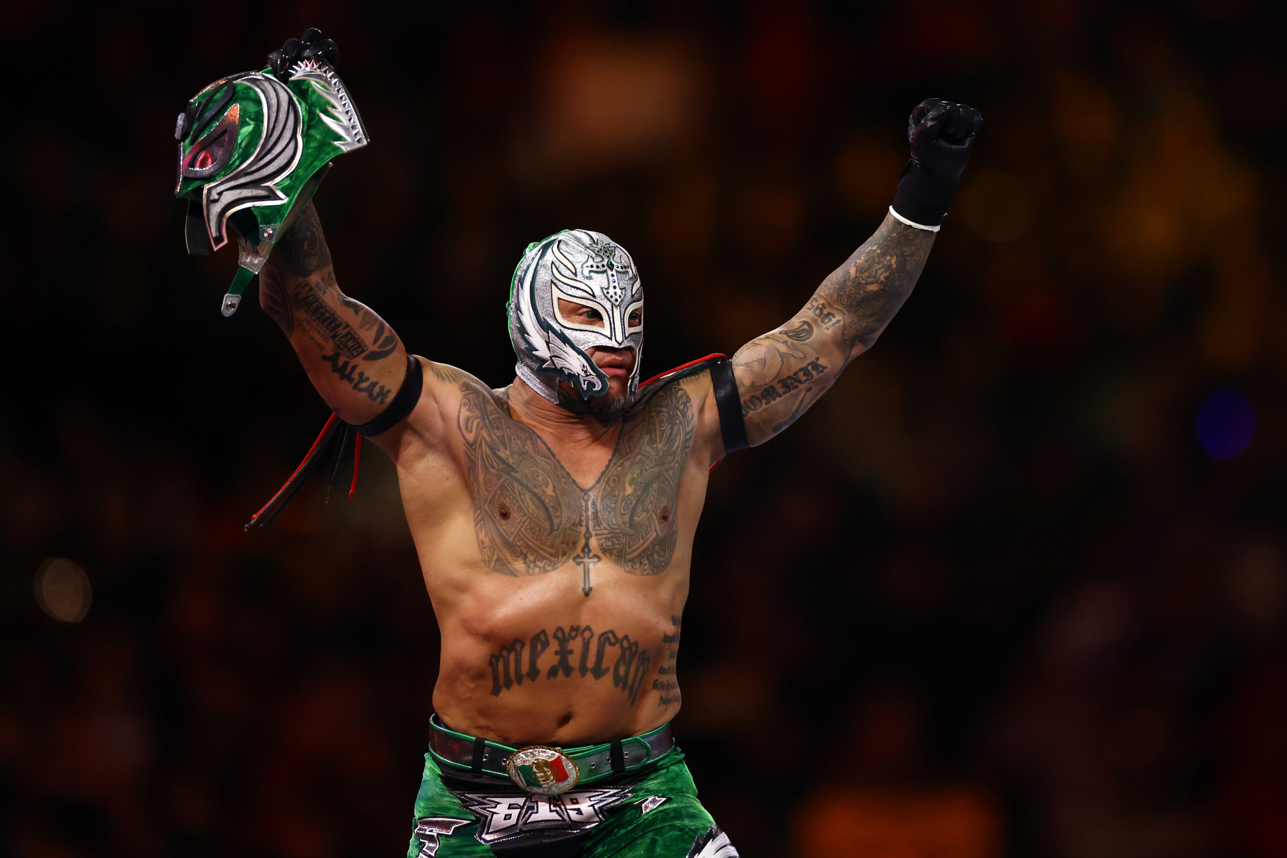 Dominik Mysterio, Trish Stratus Recreate Iconic Childhood Photo