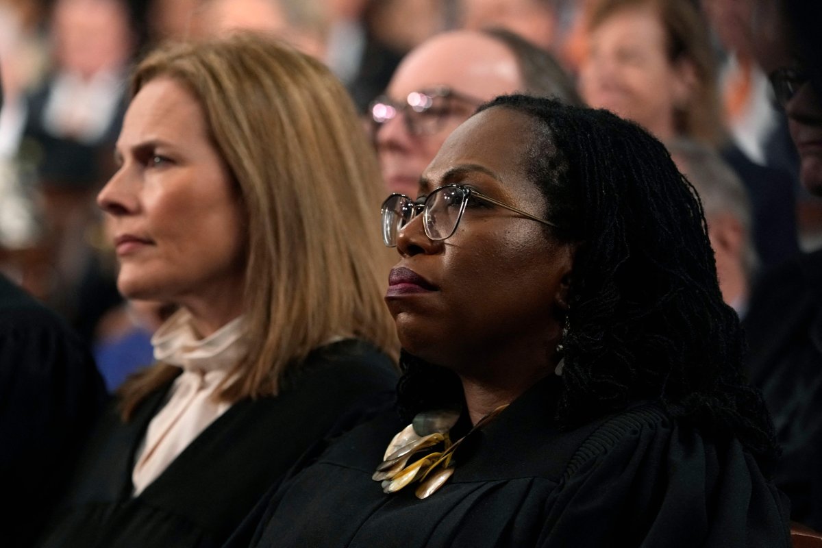 Supreme Court justices Barrett and Jackson