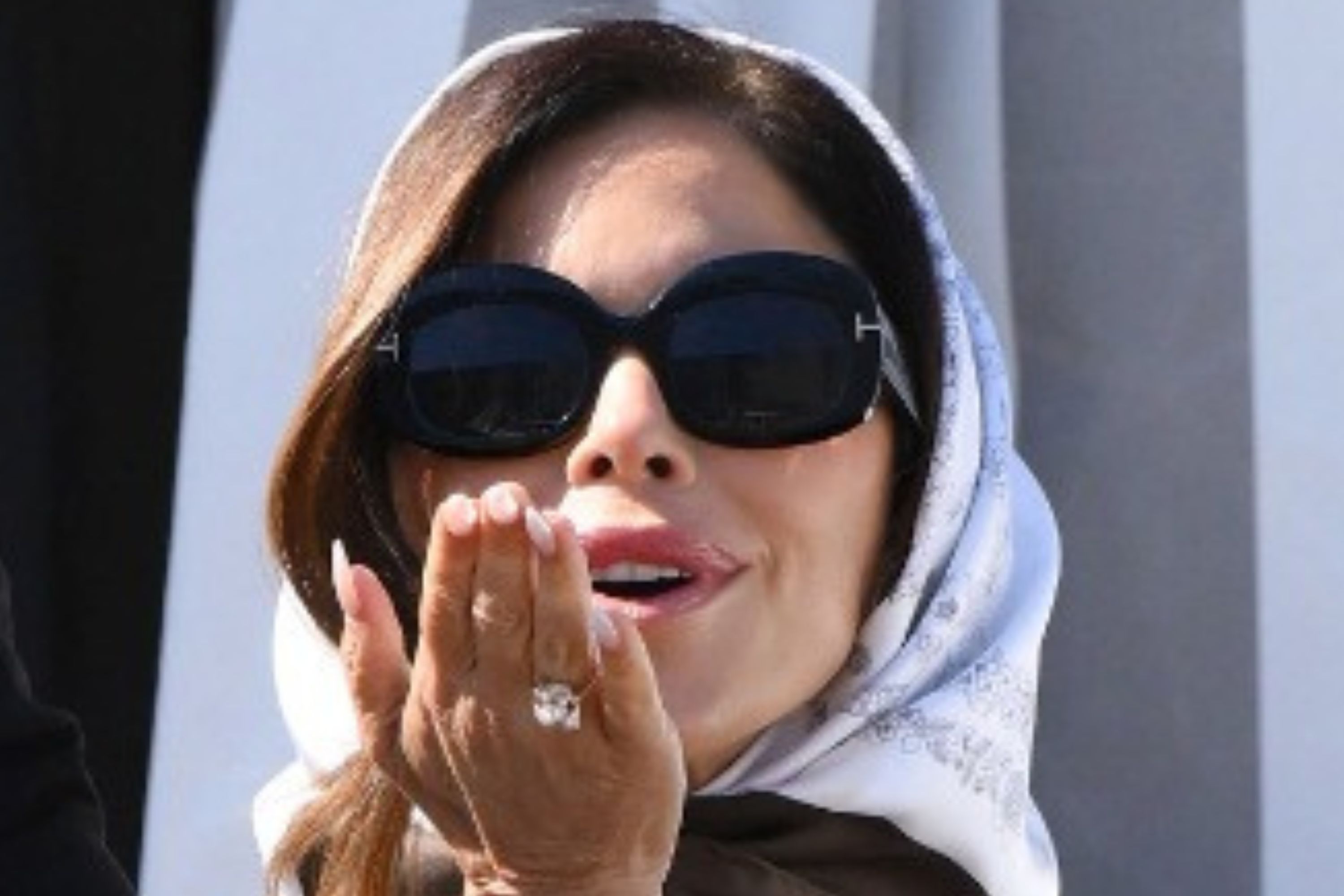 Lauren Sanchez Wipes Social Media After Marrying Jeff Bezos