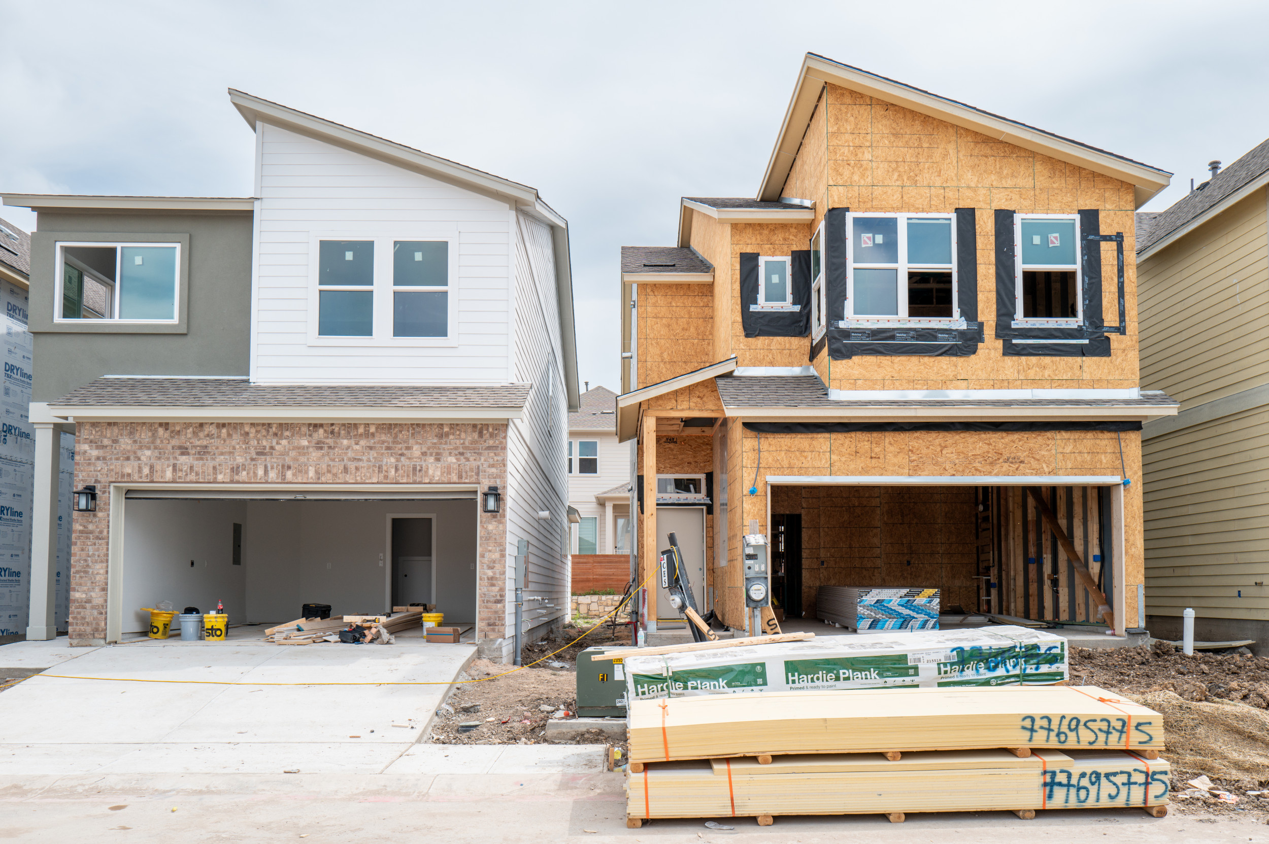 Housing Market Warning Issued: No One Is Buying New Homes
