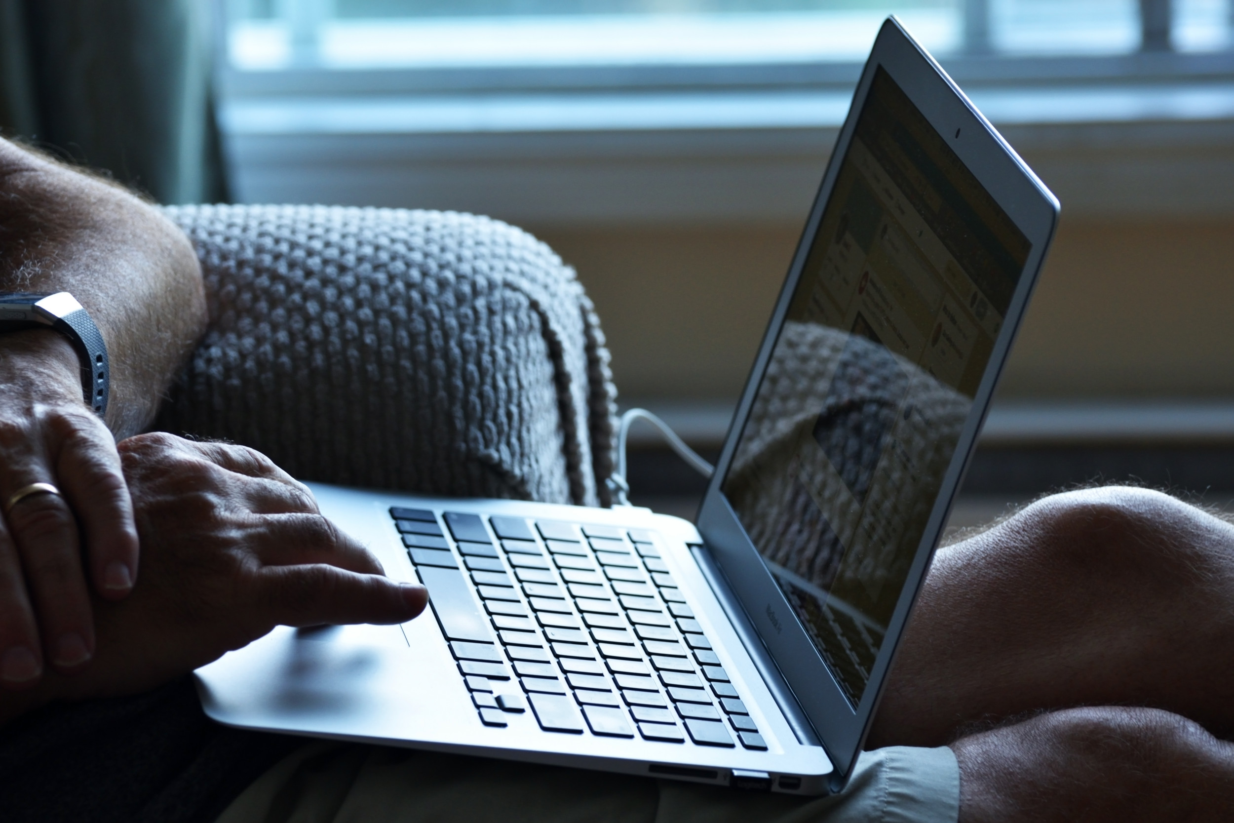 newsweek.com - Theo Burman - FBI warns Americans of fraudulent health insurance emails, text messages