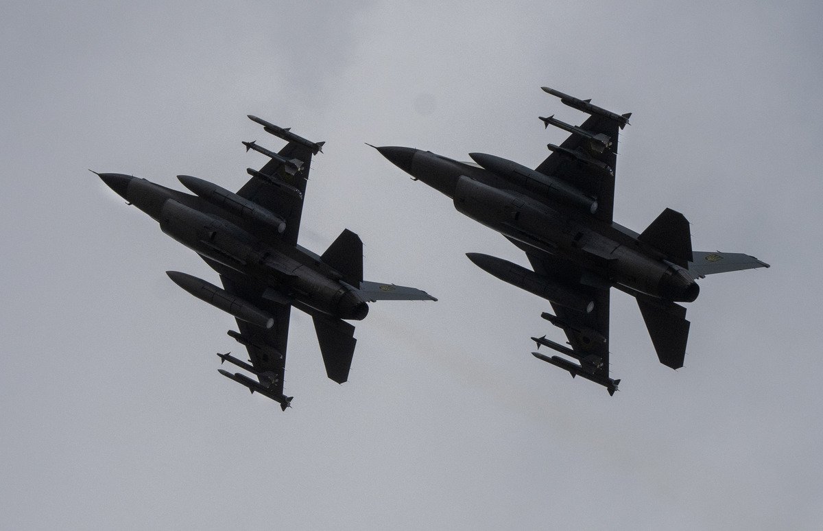 Ukraine F-16s