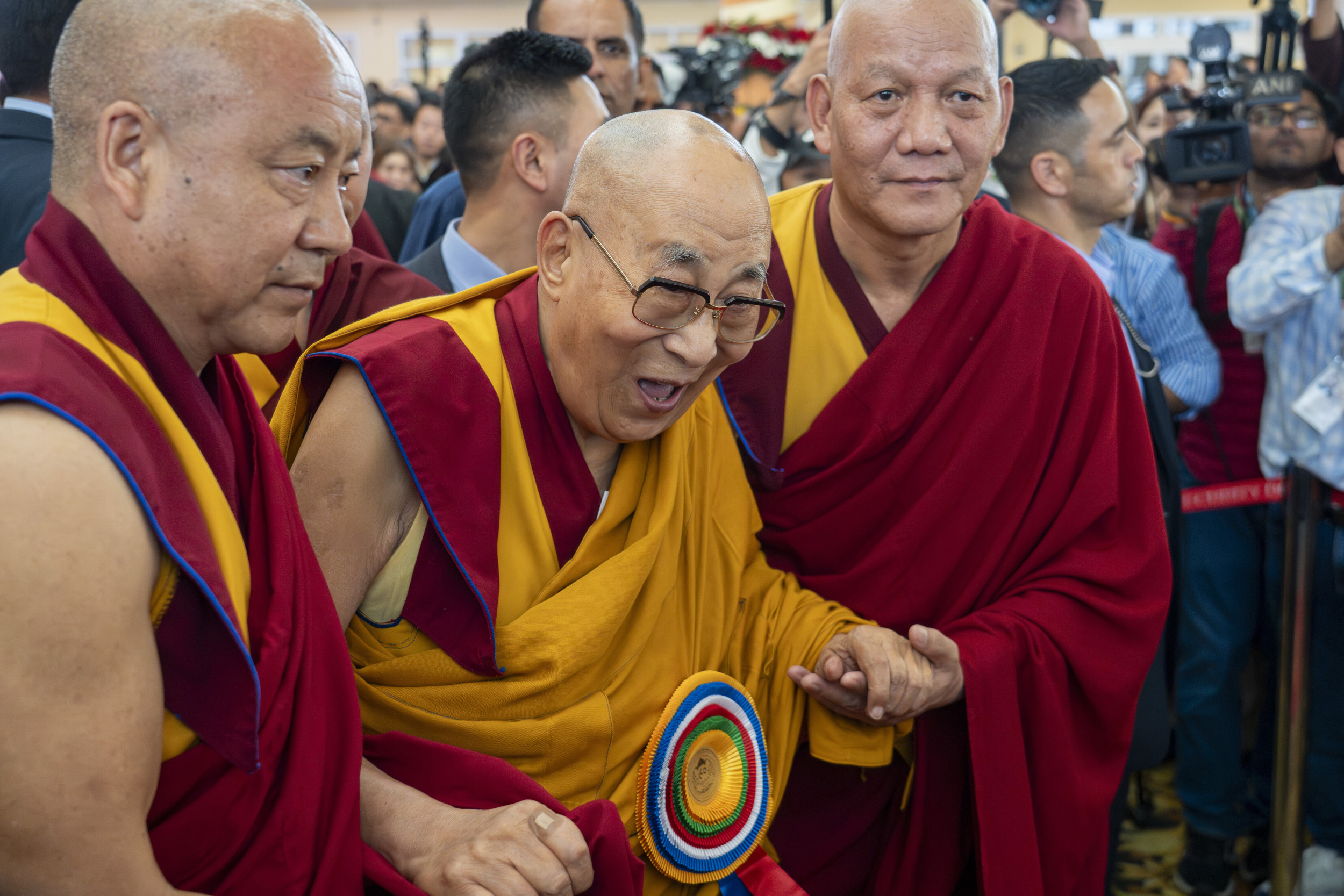 https://d.newsweek.com/en/full/2675260/dalai-lama.jpg
