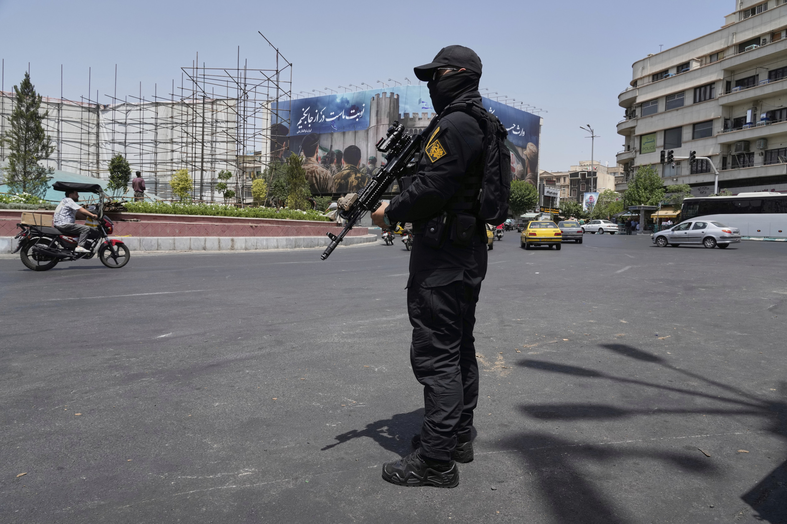 https://d.newsweek.com/en/full/2675326/irans-irgc.jpg