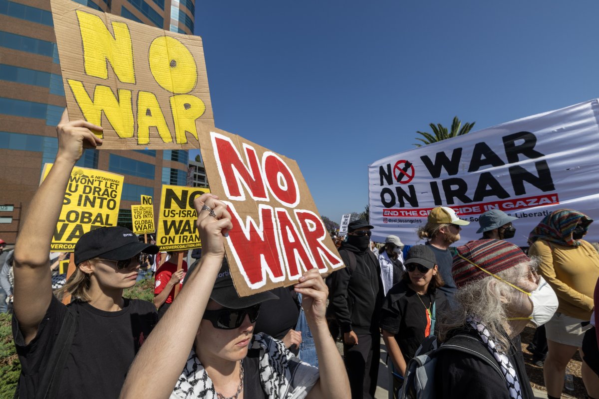 Não é mais protestos de guerra