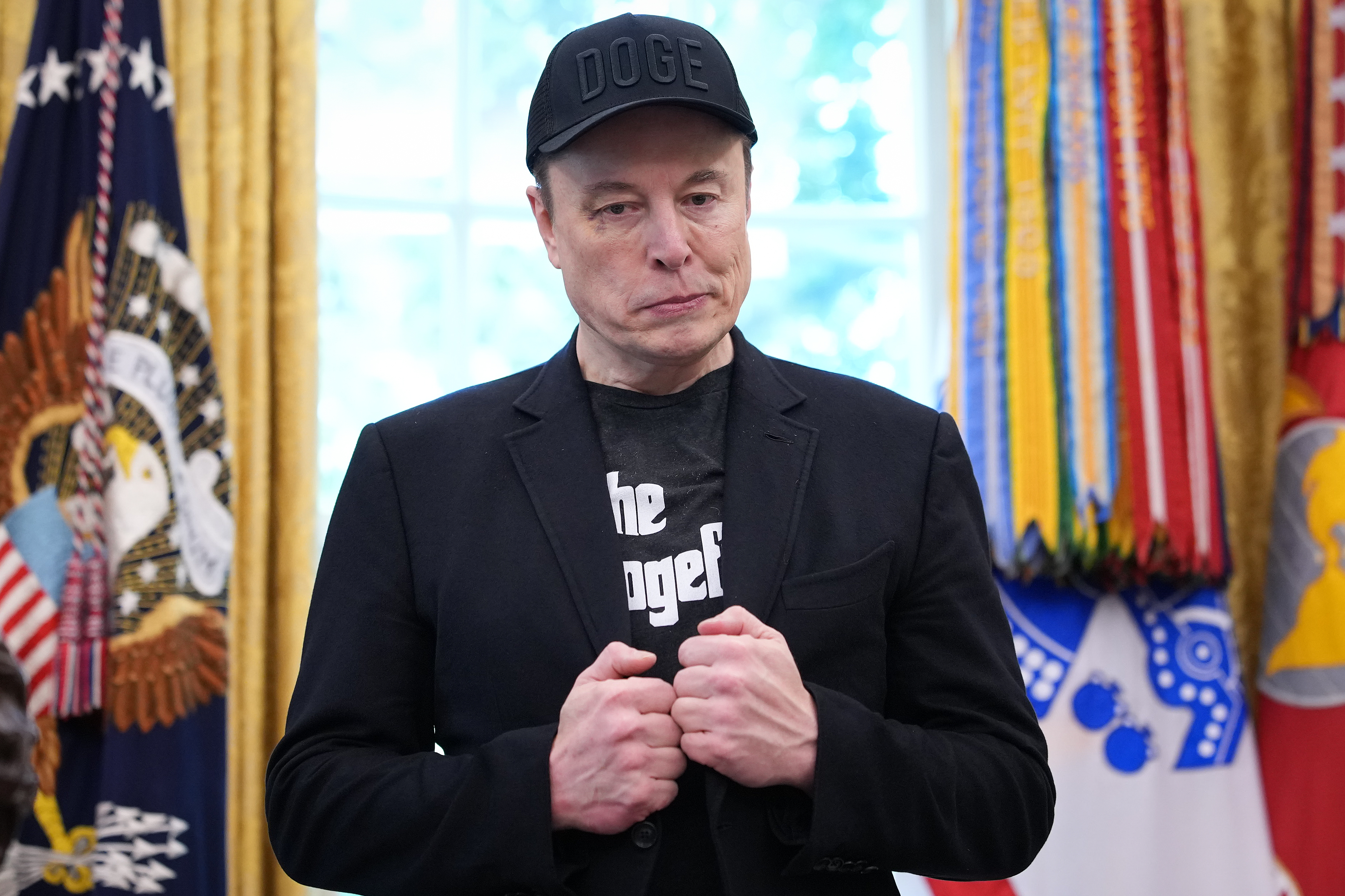 https://d.newsweek.com/en/full/2676550/elon-musk.jpg