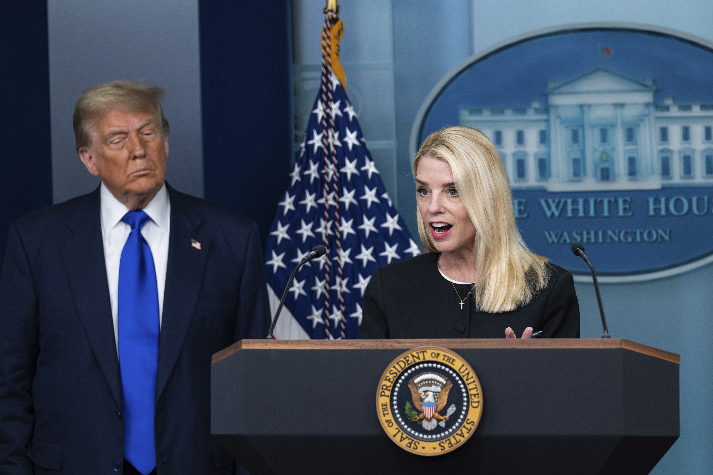 https://d.newsweek.com/en/full/2676619/trump-bondi.jpg