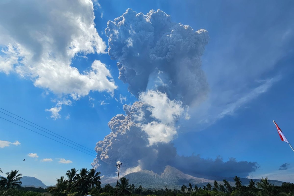 Mount Lewotobi Laki Laki volcano eruption