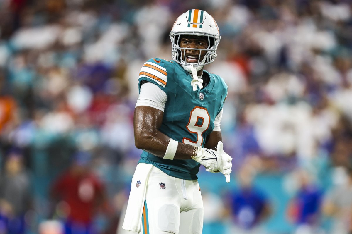 Jonnu Smith Sends Clear Message to Dolphins After Steelers Trade - Newsweek