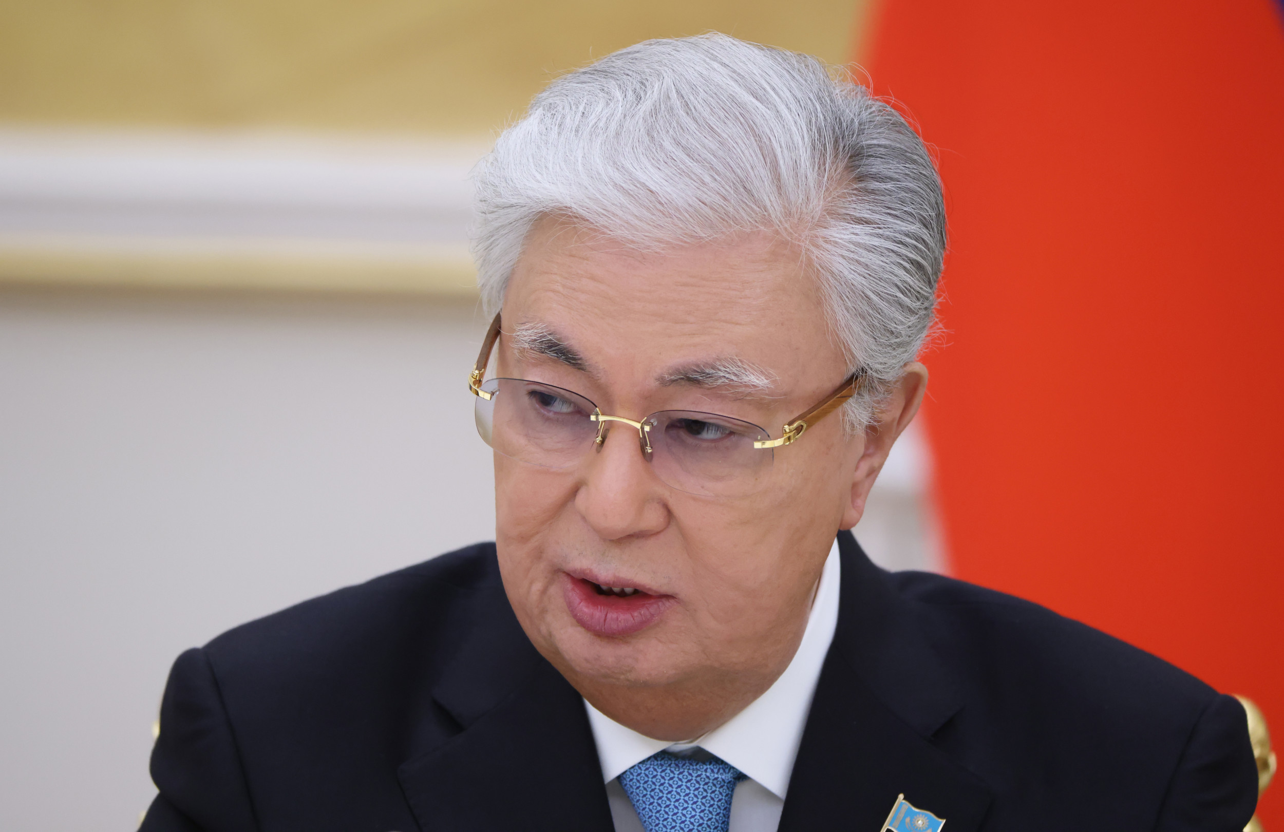 Key Country Wooed by China, Russia Responds to New Trump Tariffs