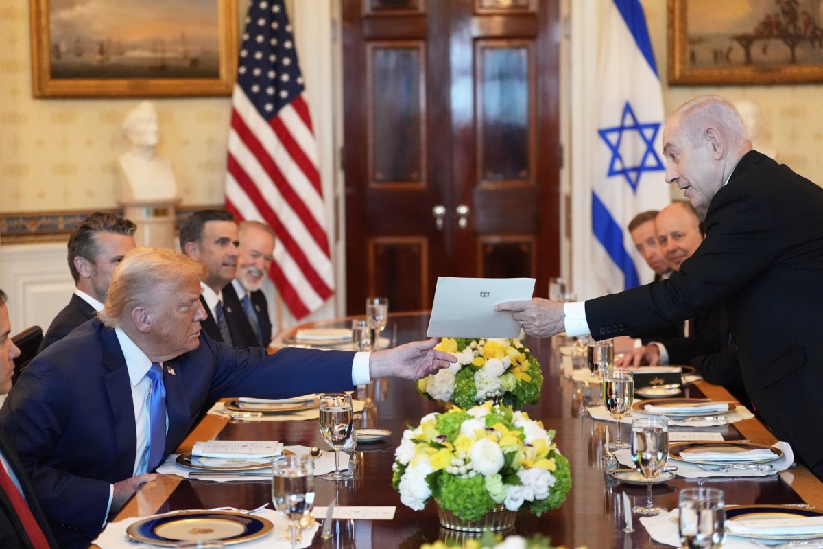 Trump and bibi July 25