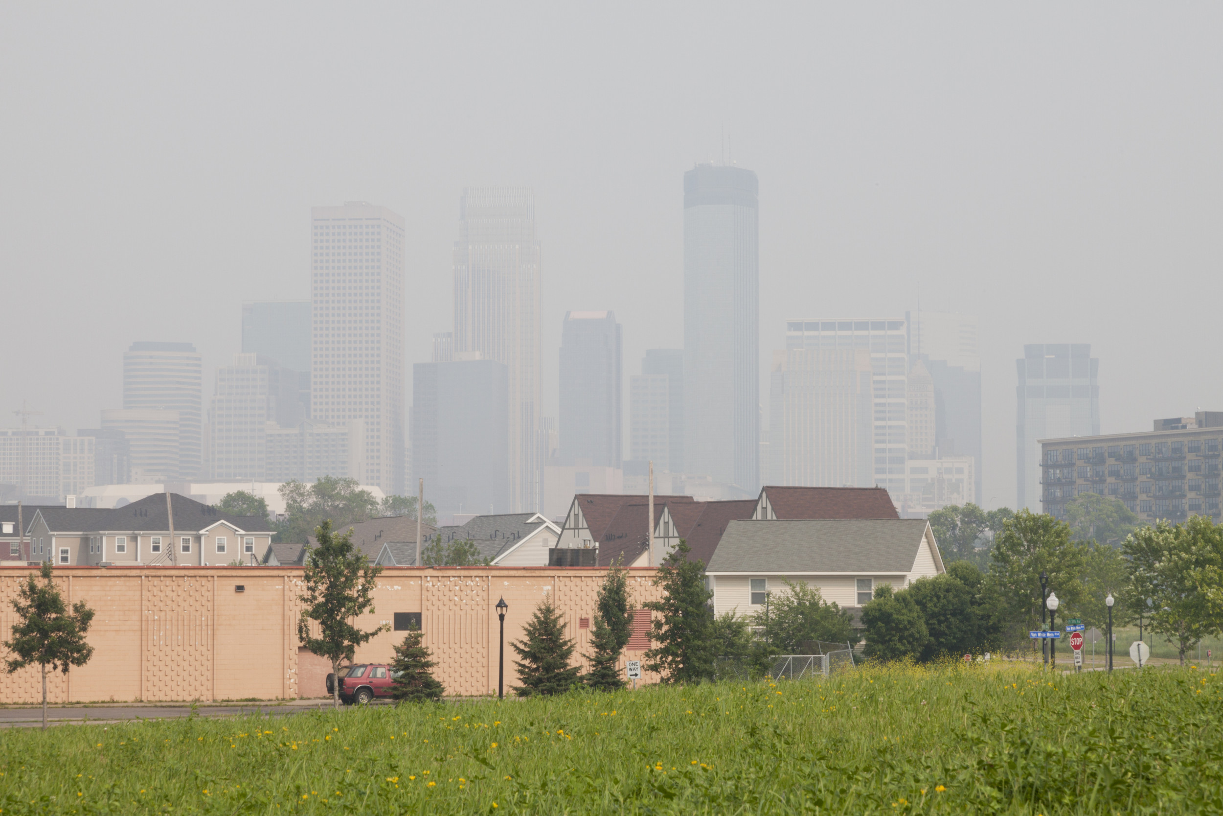 https://d.newsweek.com/en/full/2681390/minnesota-air-quality-alert.jpg