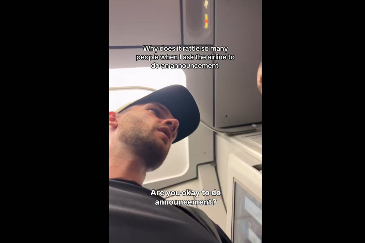 Passenger with severe nut allergy on plane.