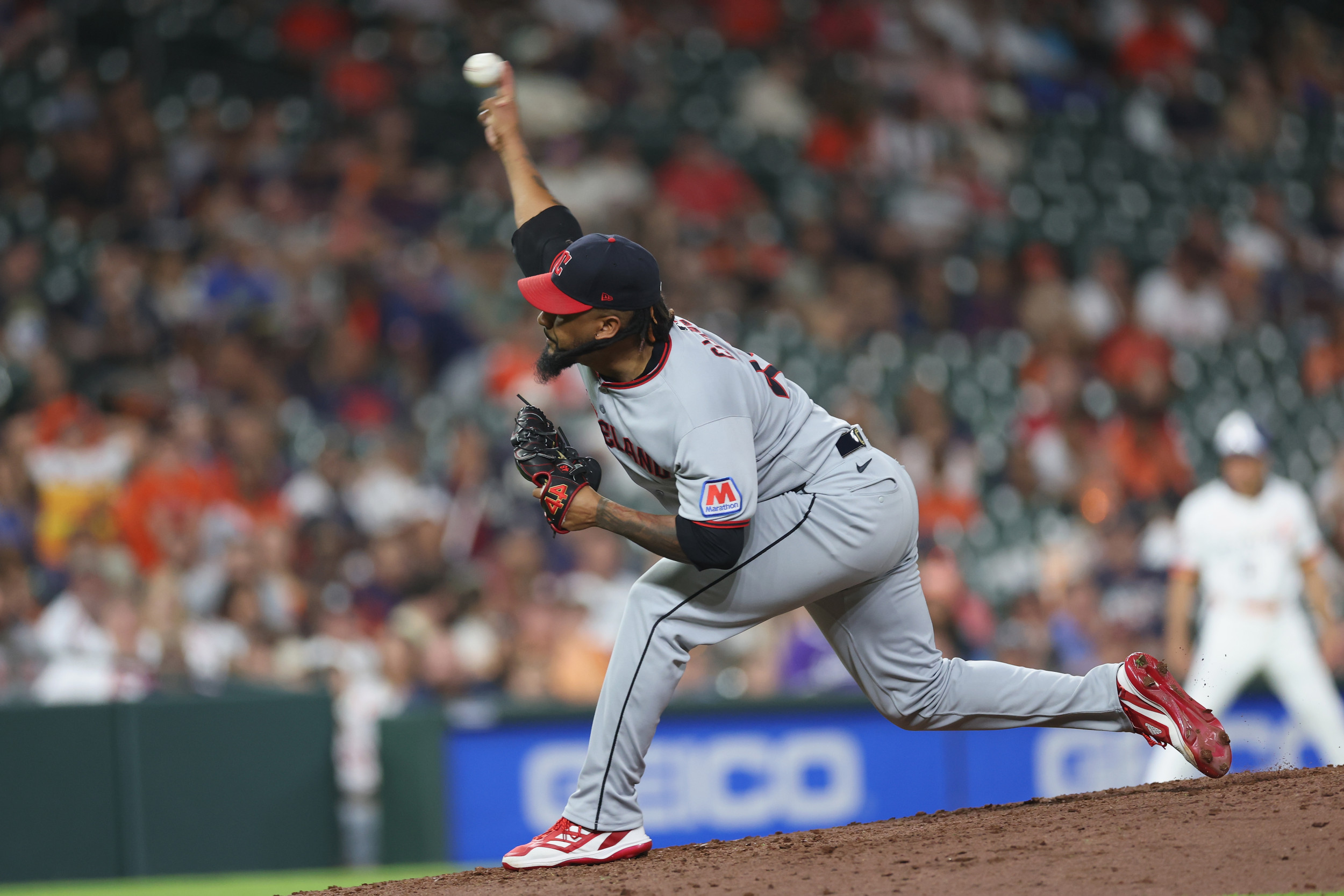 Phillies Encouraged to Build Hefty Trade Package for Generational Closer