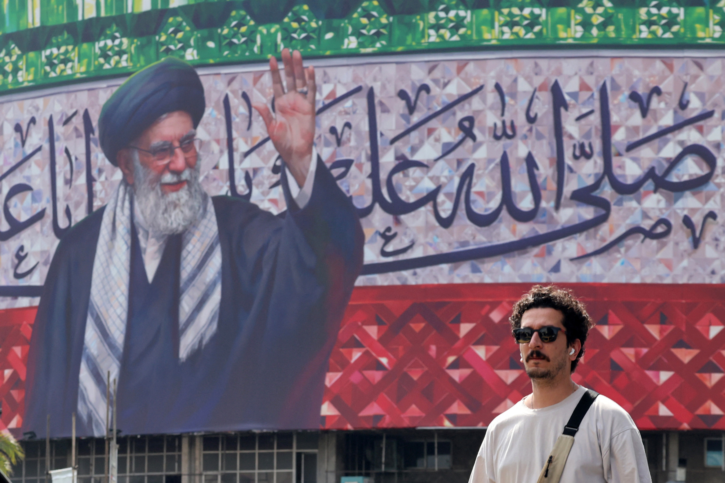 https://d.newsweek.com/en/full/2683180/iran.jpg
