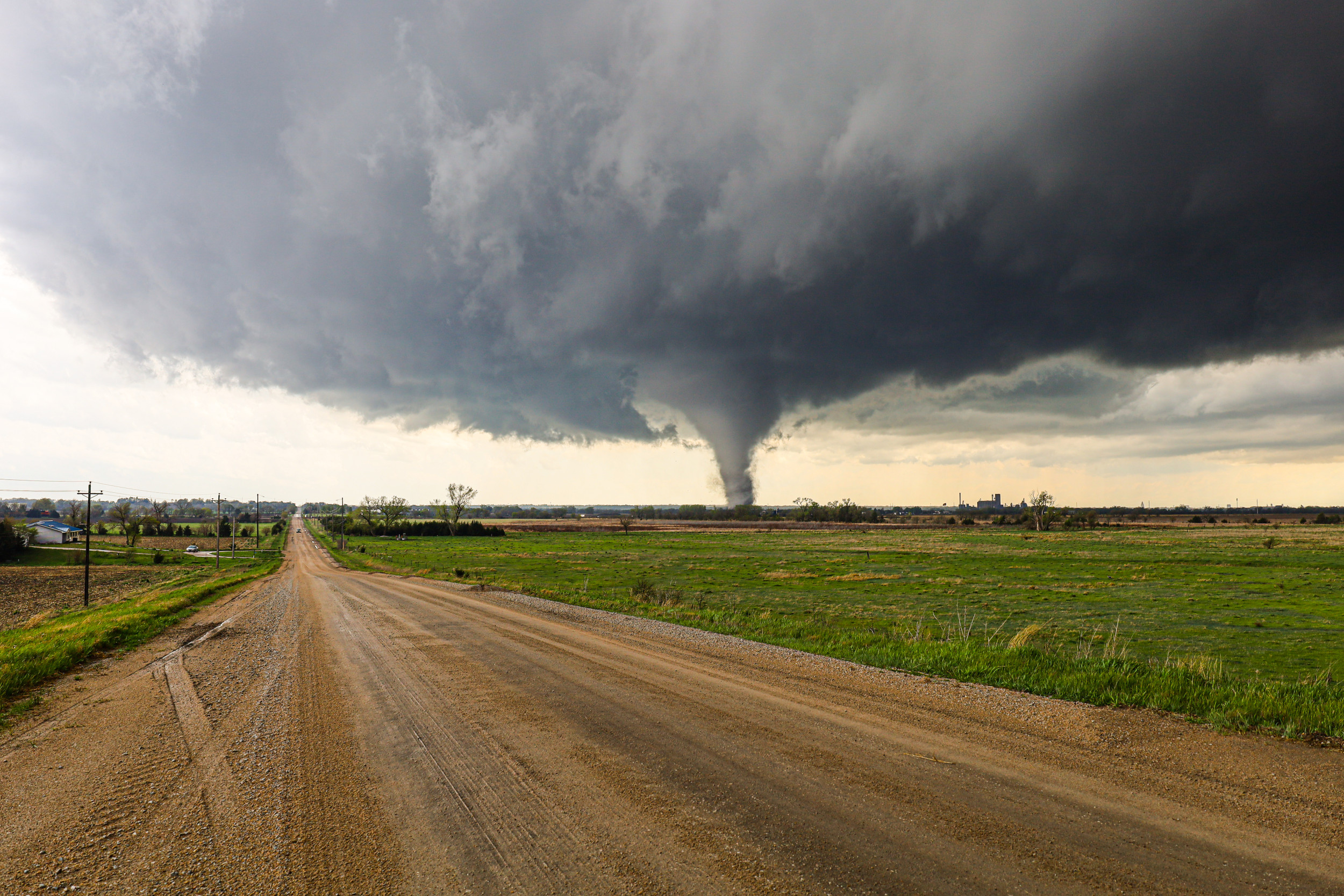 Sudden Warning Gives People Minutes To Act: Take Cover Now! Sudden Warning Gives People Minutes To Act: Take Cover Now!
