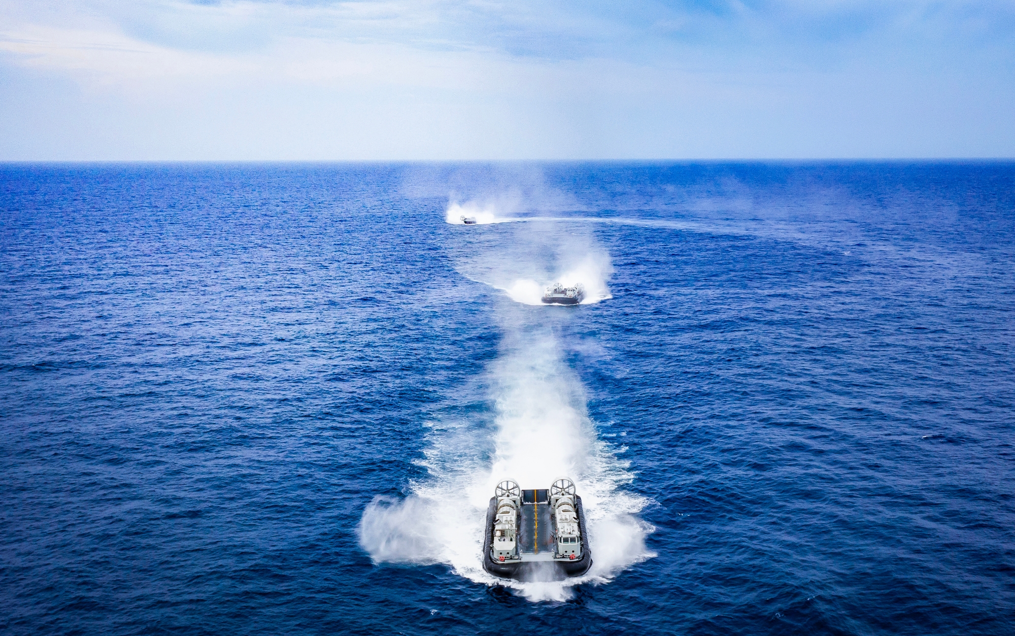 https://d.newsweek.com/en/full/2684928/chinese-type-726-landing-craft-air-cushion.jpg