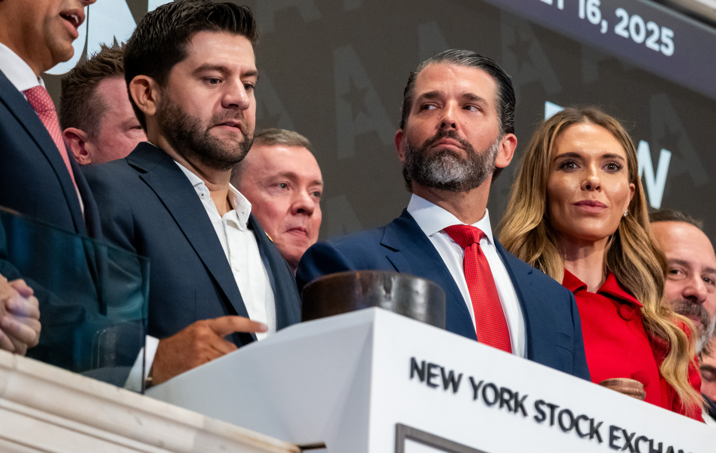 https://d.newsweek.com/en/full/2686089/jr-nyse.jpg