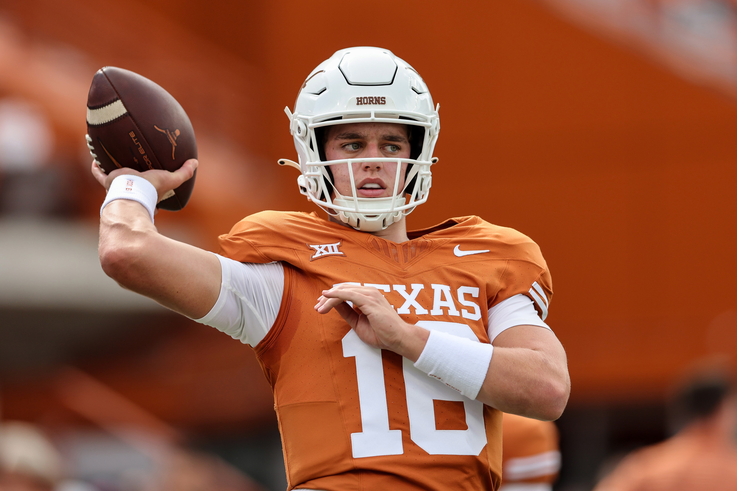 Longhorns Arch Manning Sends Strong Message Ahead of Season