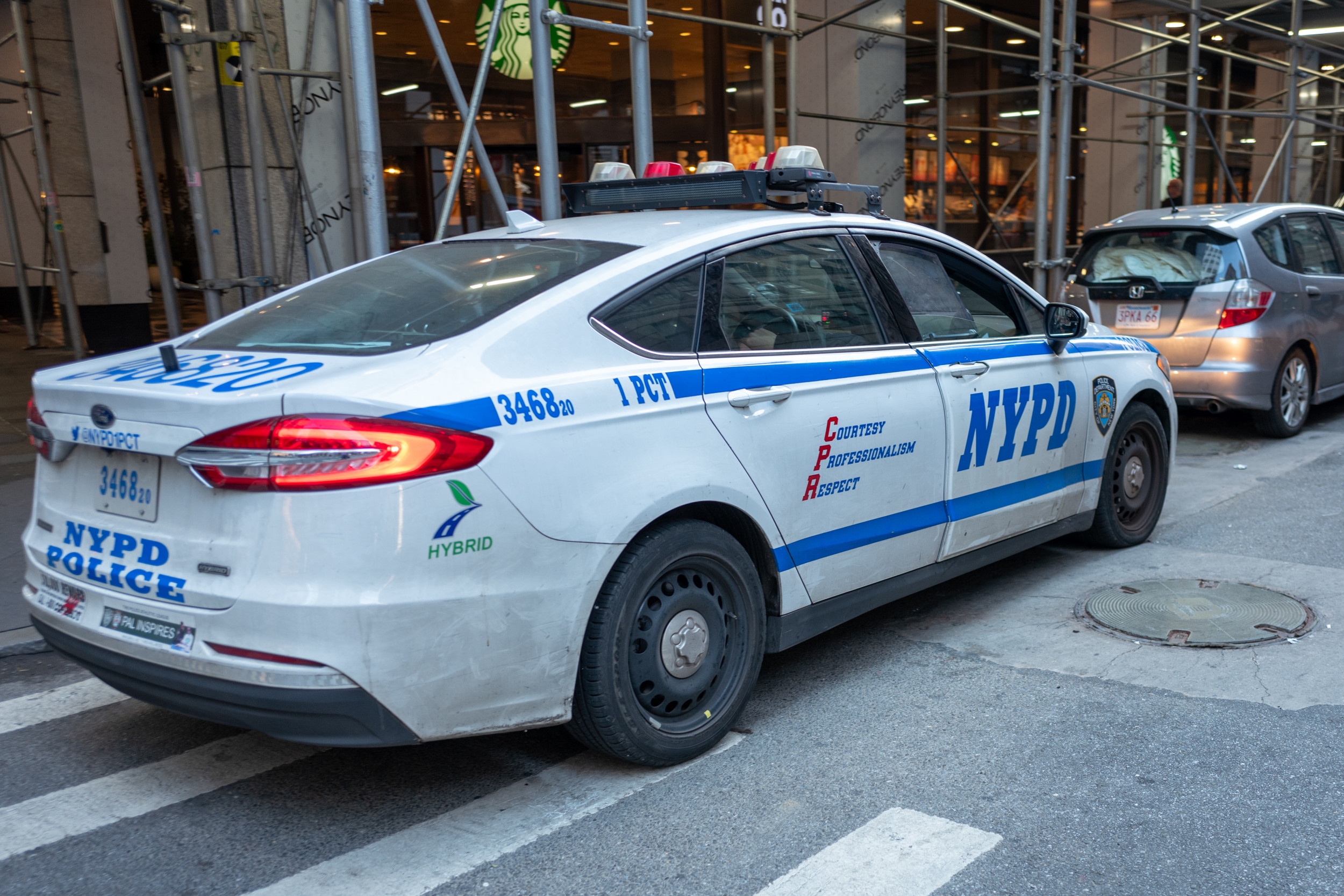 https://d.newsweek.com/en/full/2686592/nypd.jpg