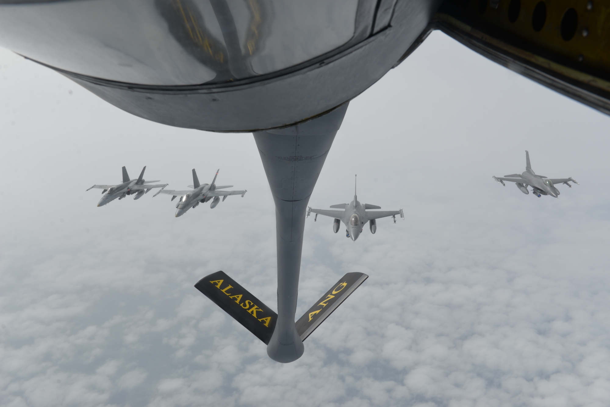 https://d.newsweek.com/en/full/2686770/norad-fighter-jets-conduct-exercise-over-alaska.jpg