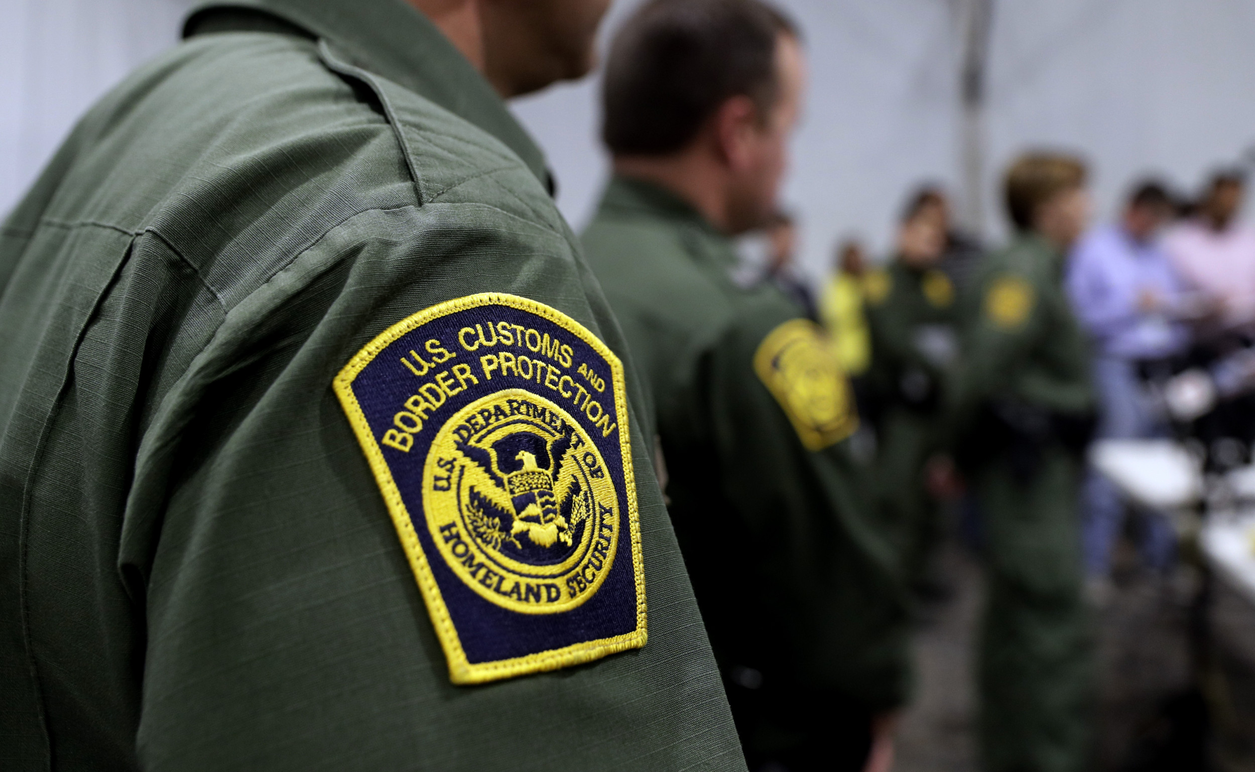 https://d.newsweek.com/en/full/2686790/cbp.jpg