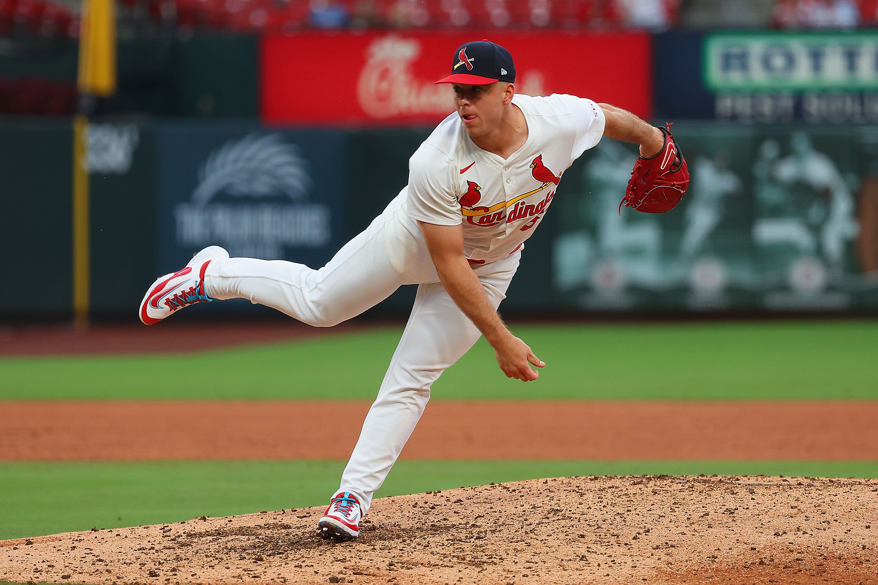 Mariners-Cardinals Blockbuster Trade Idea Sends Ryan Helsley to Seattle
