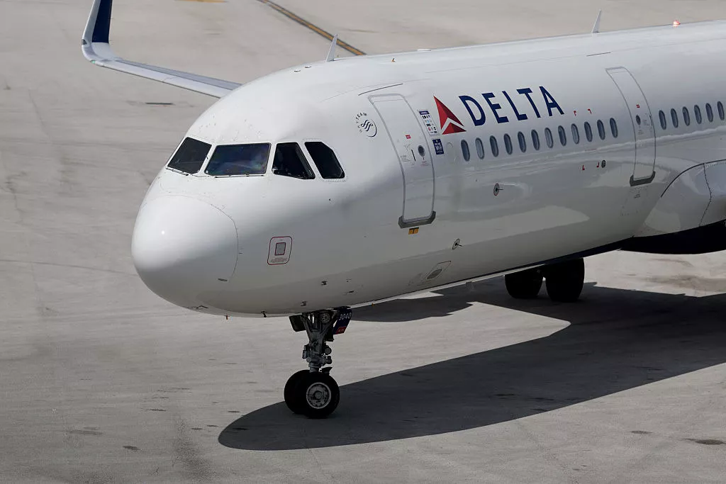 https://d.newsweek.com/en/full/2687939/delta-air-lines.webp