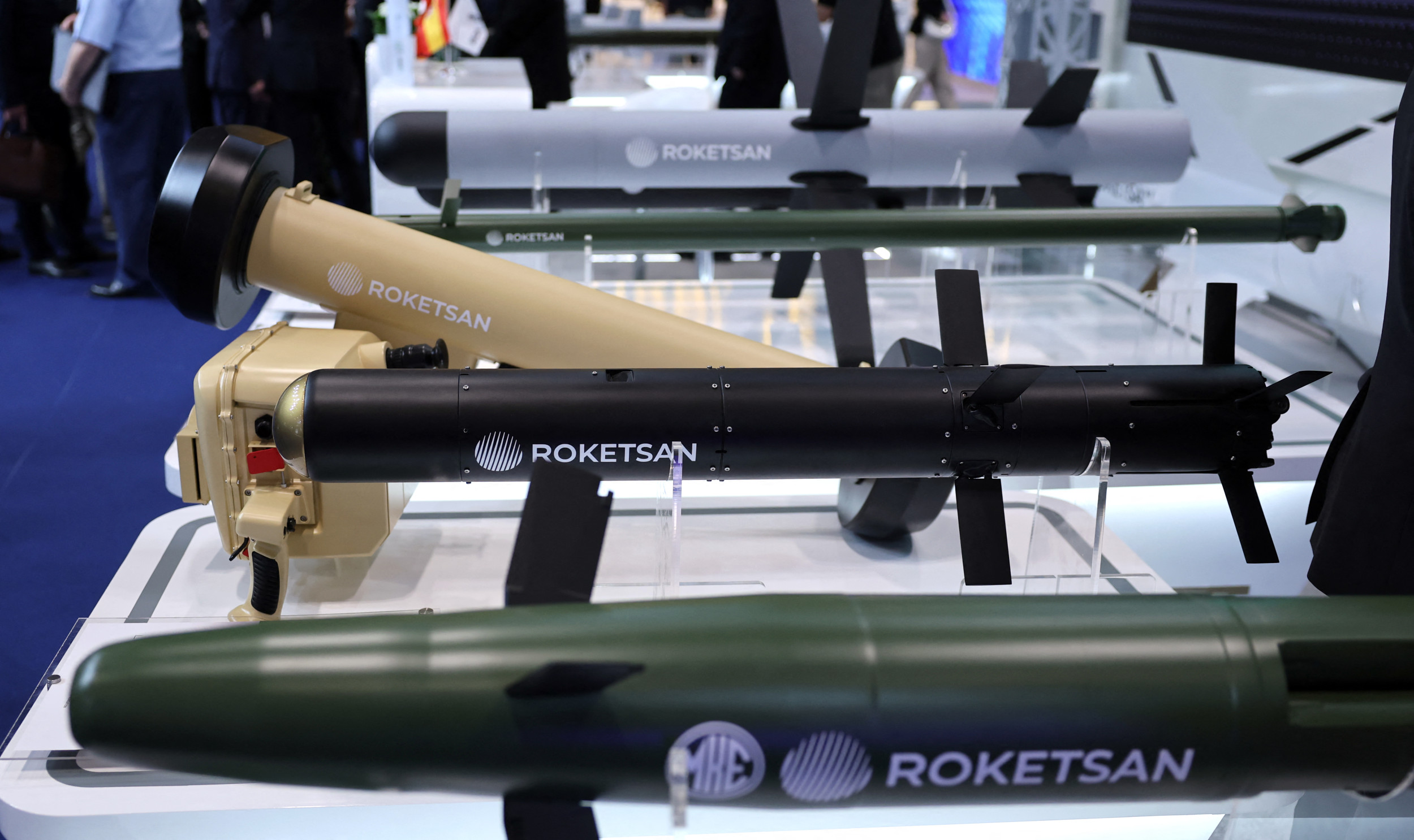 https://d.newsweek.com/en/full/2689272/turkey-rockets.jpg