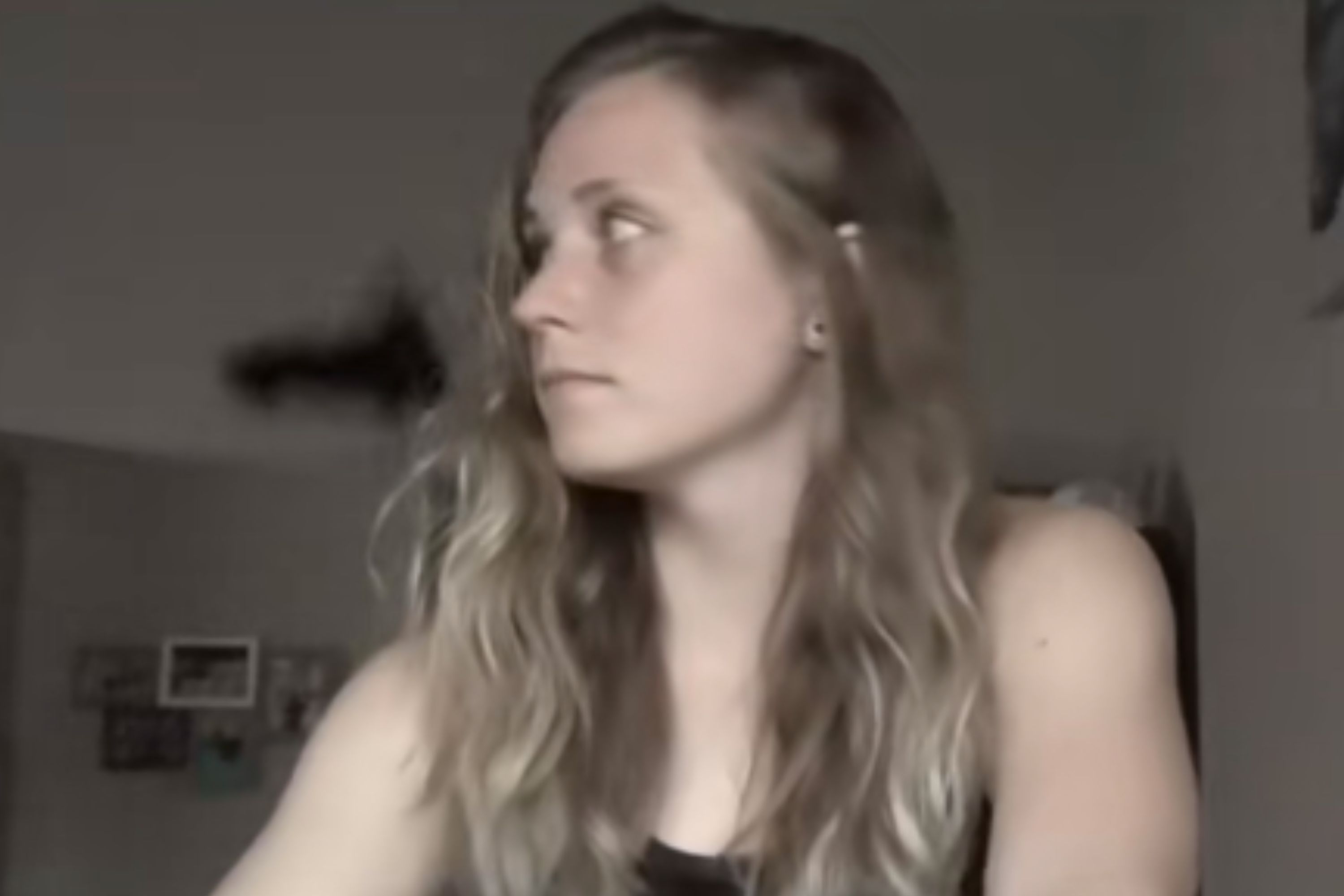 Woman Films YouTube Video, Unprepared for What She Captures in Background Woman Films YouTube Video, Unprepared for What She Captures in Background