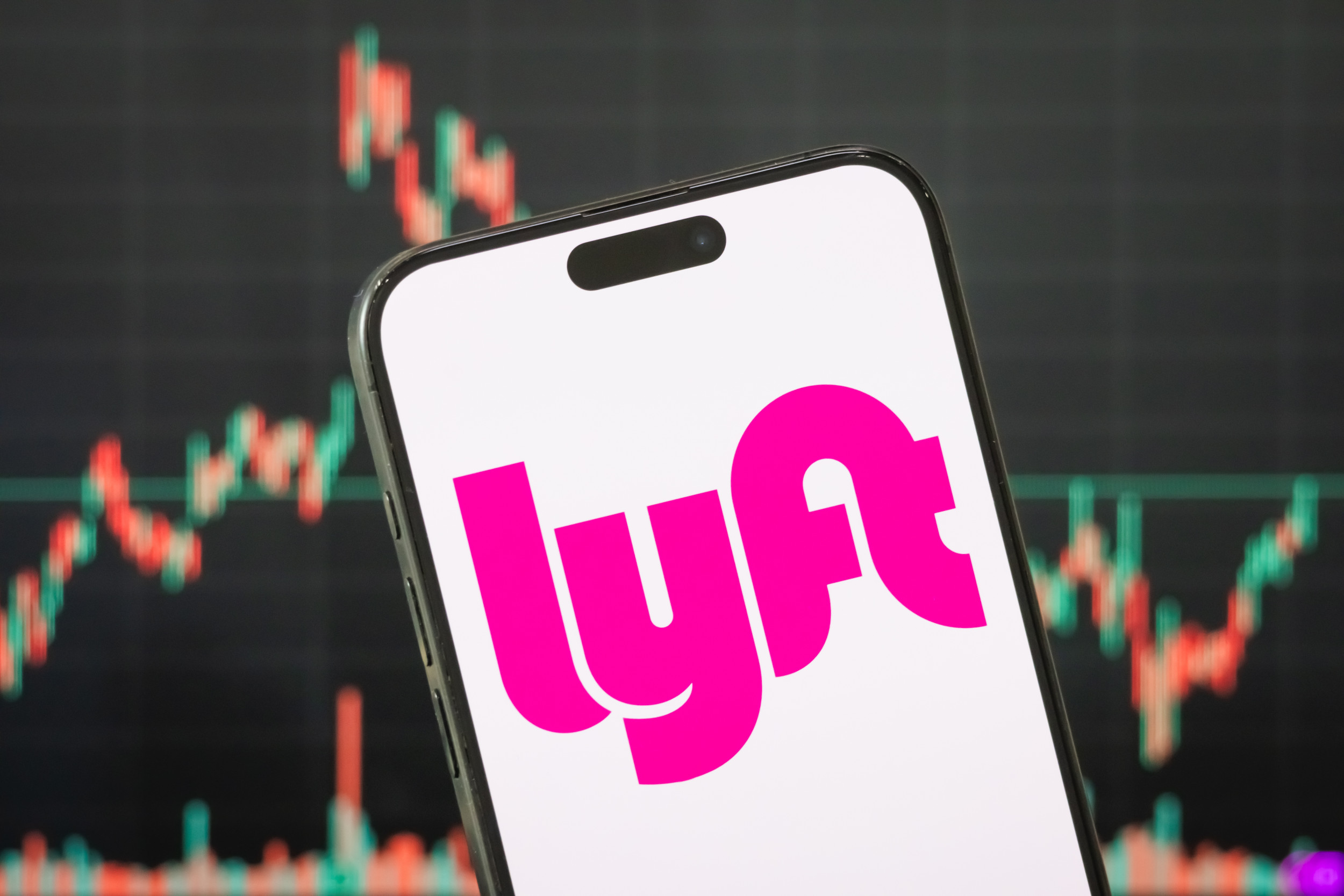 https://d.newsweek.com/en/full/2690118/lyft.jpg