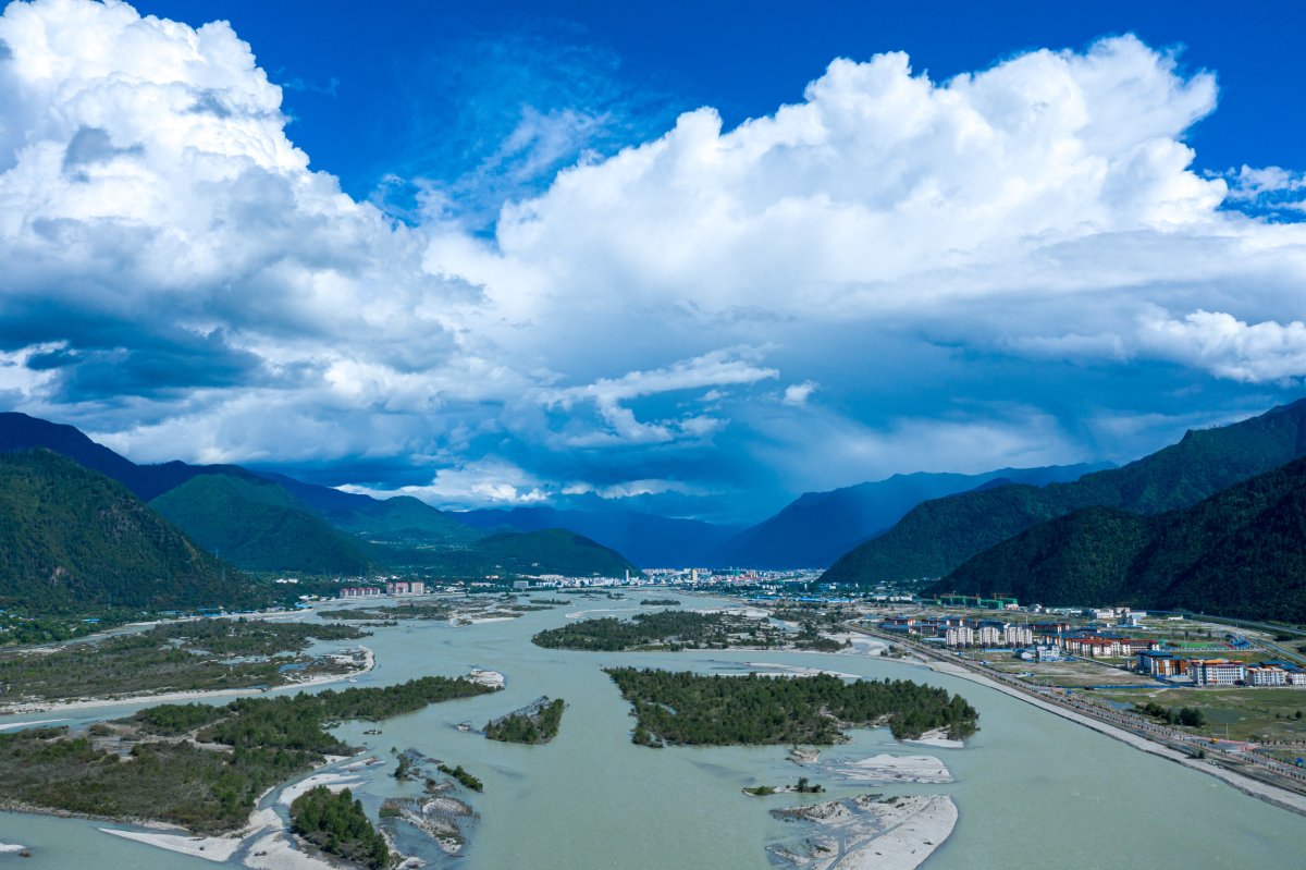 Vista aérea del río Yarlung Zangbo