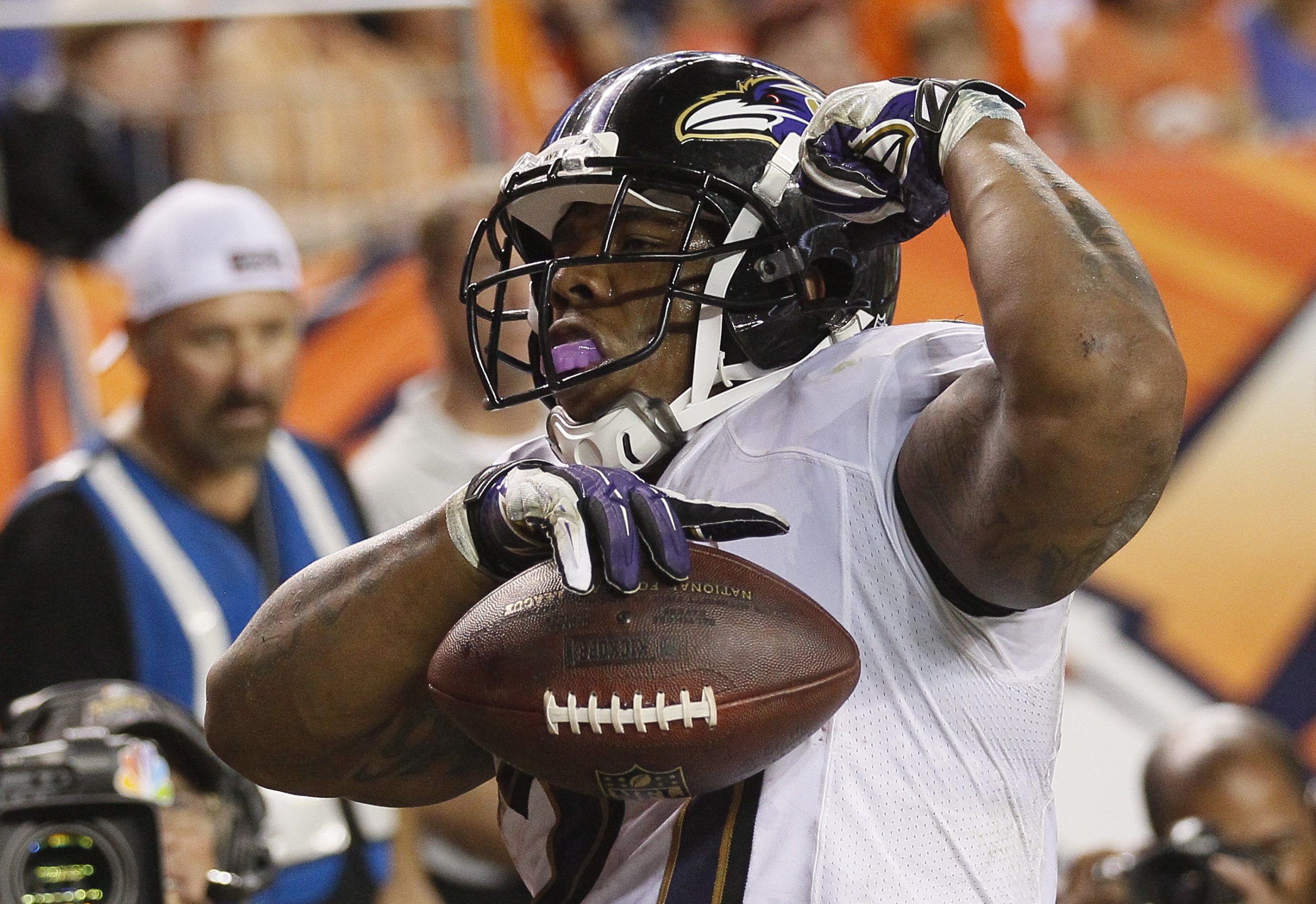 Ravens' Ray Rice suspended two games by NFL