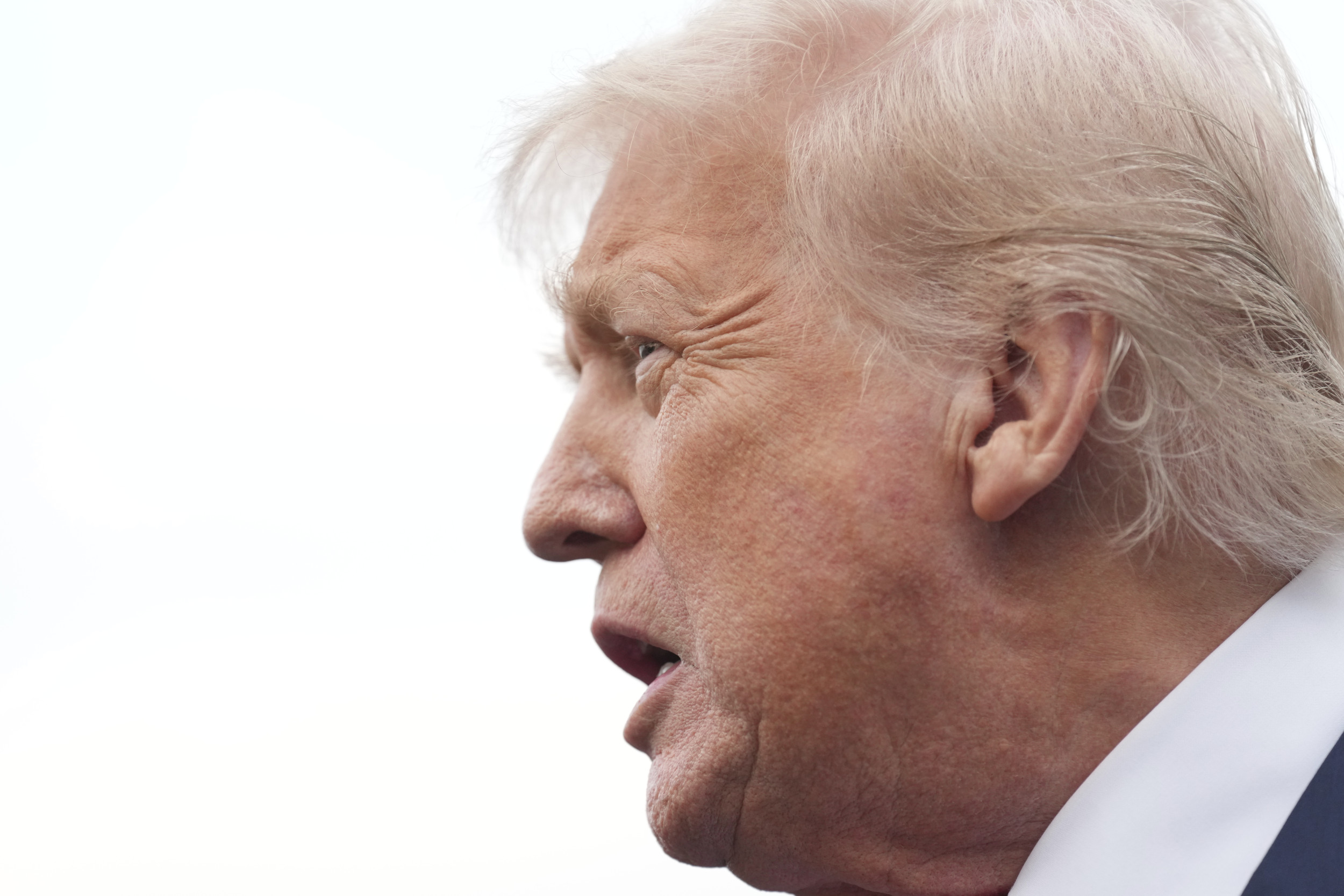 https://d.newsweek.com/en/full/2690674/donald-trump.jpg