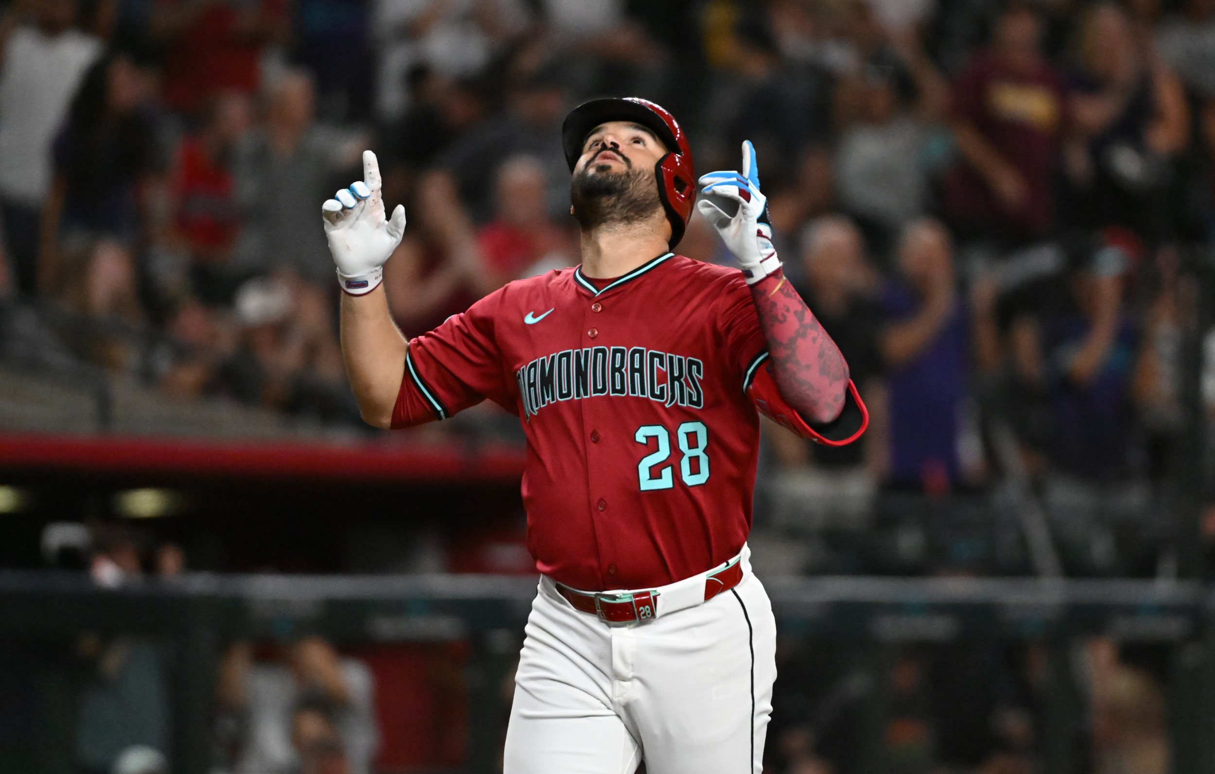 Cubs, Mariners Reportedly Frontrunners For Diamondbacks Third Baseman After Yankees Trade