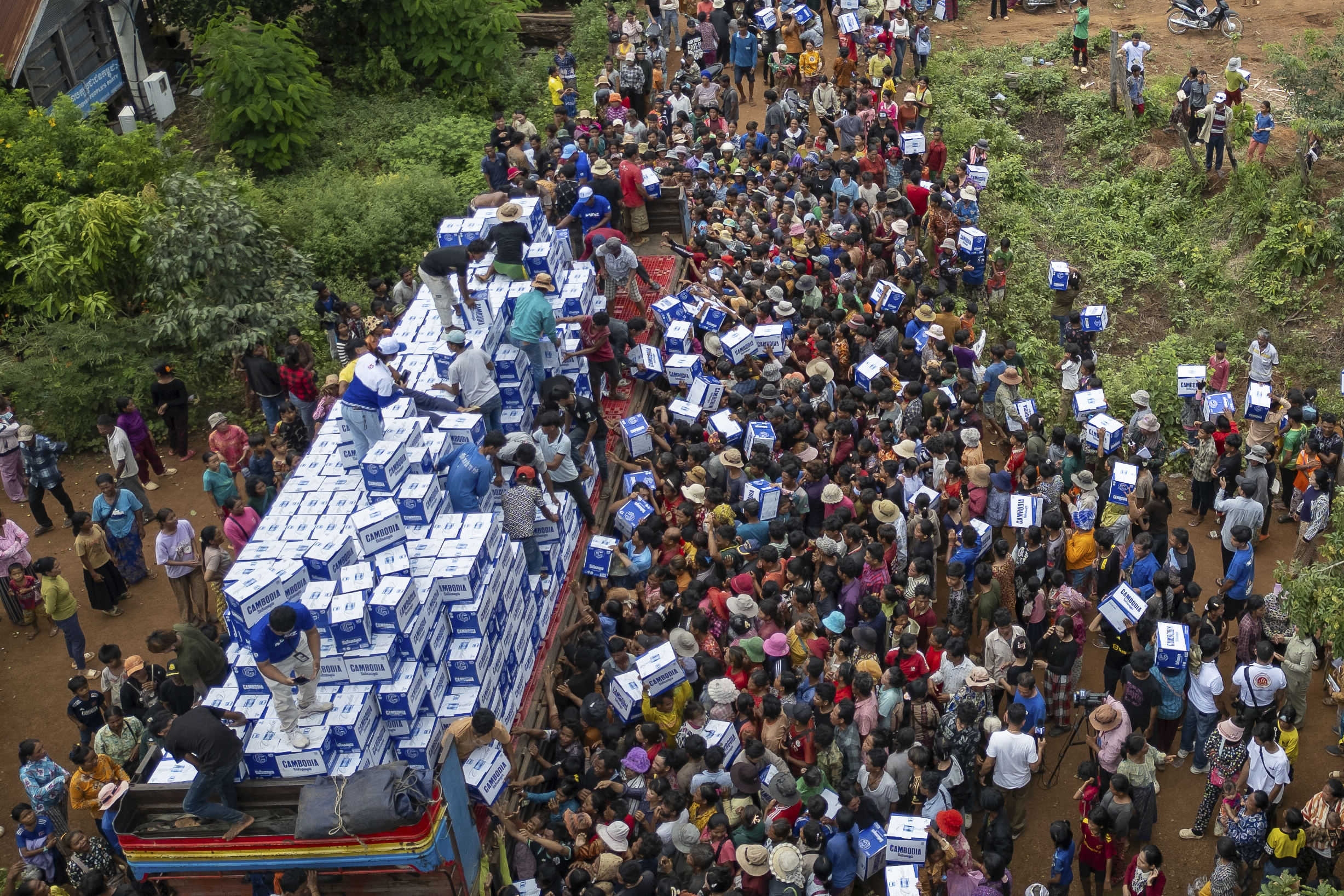 https://d.newsweek.com/en/full/2690868/thailand-cambodia-conflict.jpg
